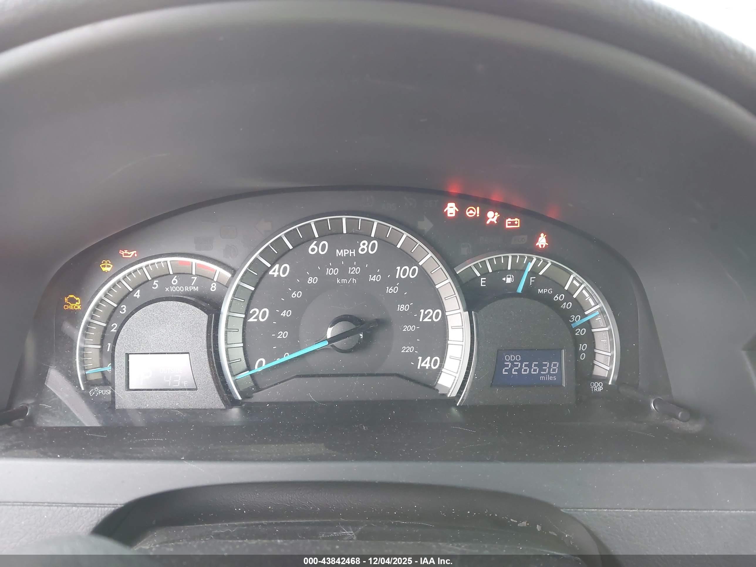 TOYOTA CAMRY image 7