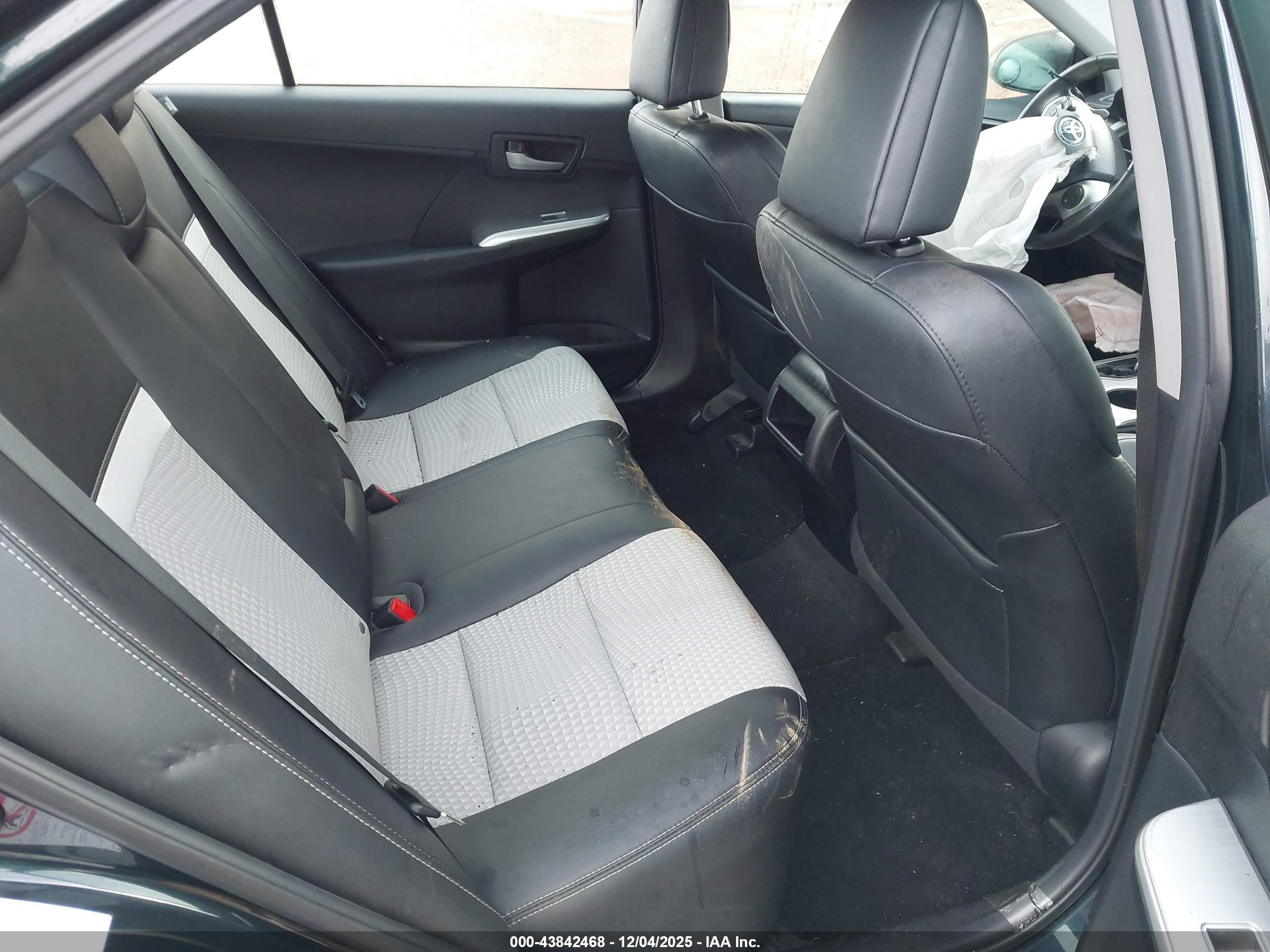 TOYOTA CAMRY image 8