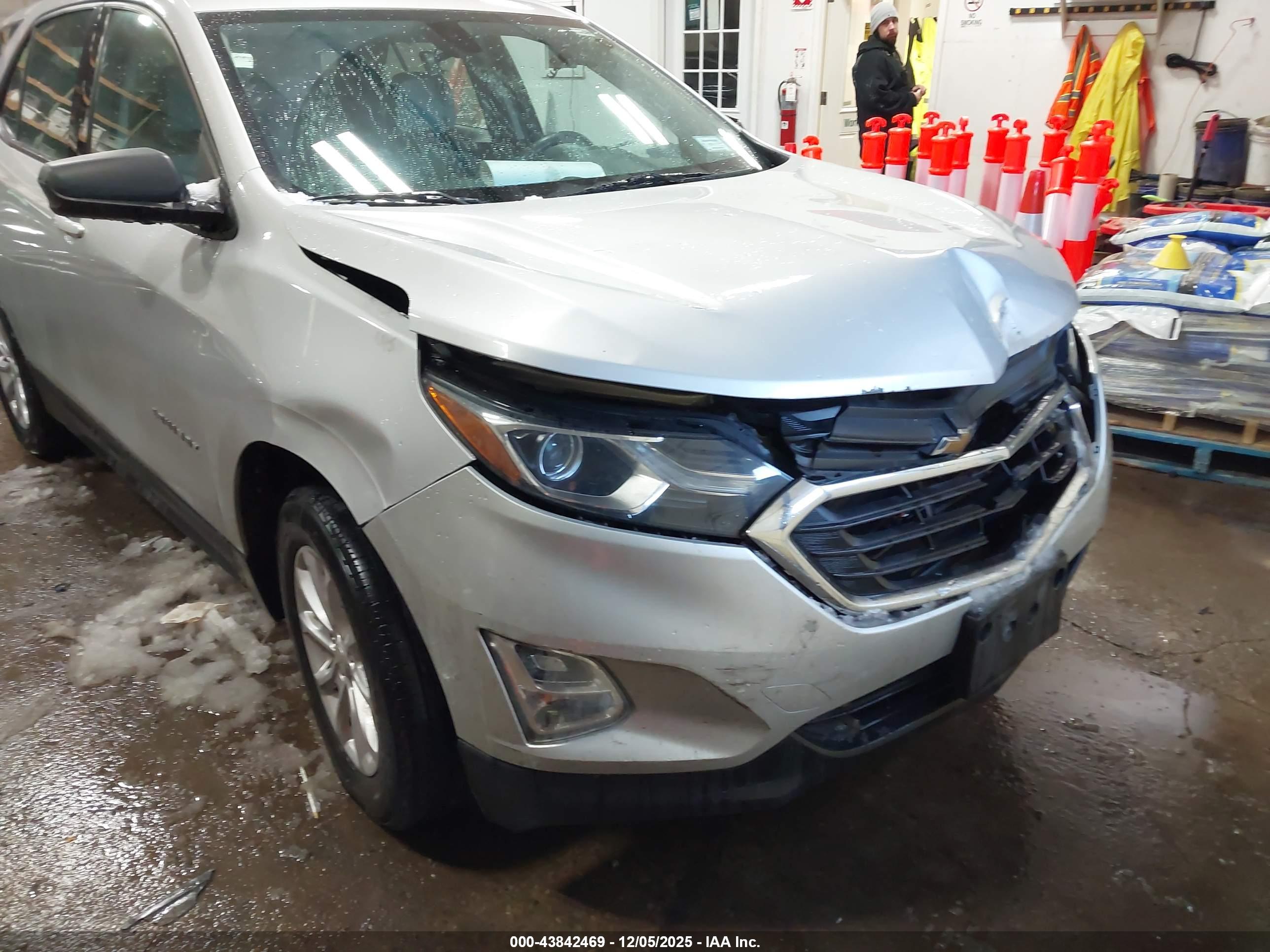 CHEVROLET EQUINOX image 6