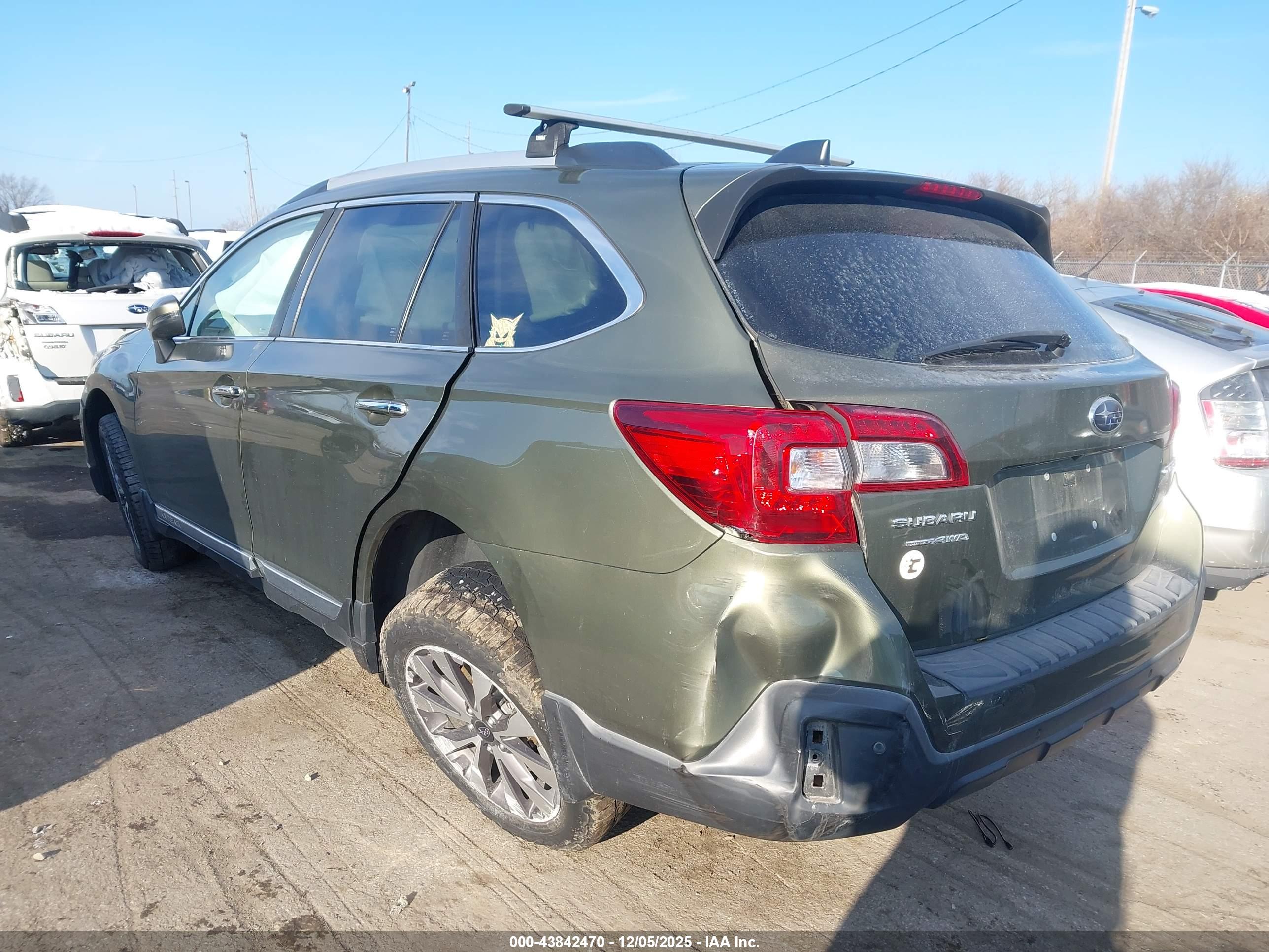 SUBARU OUTBACK image 3