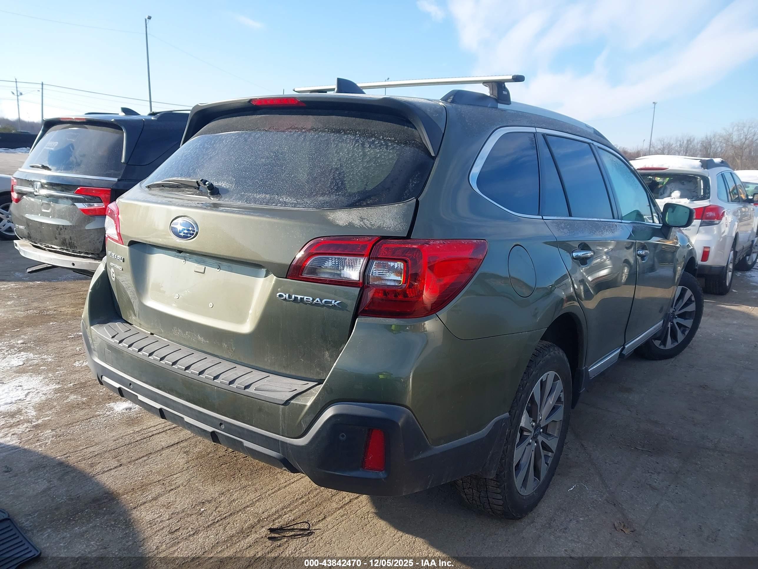 SUBARU OUTBACK image 4