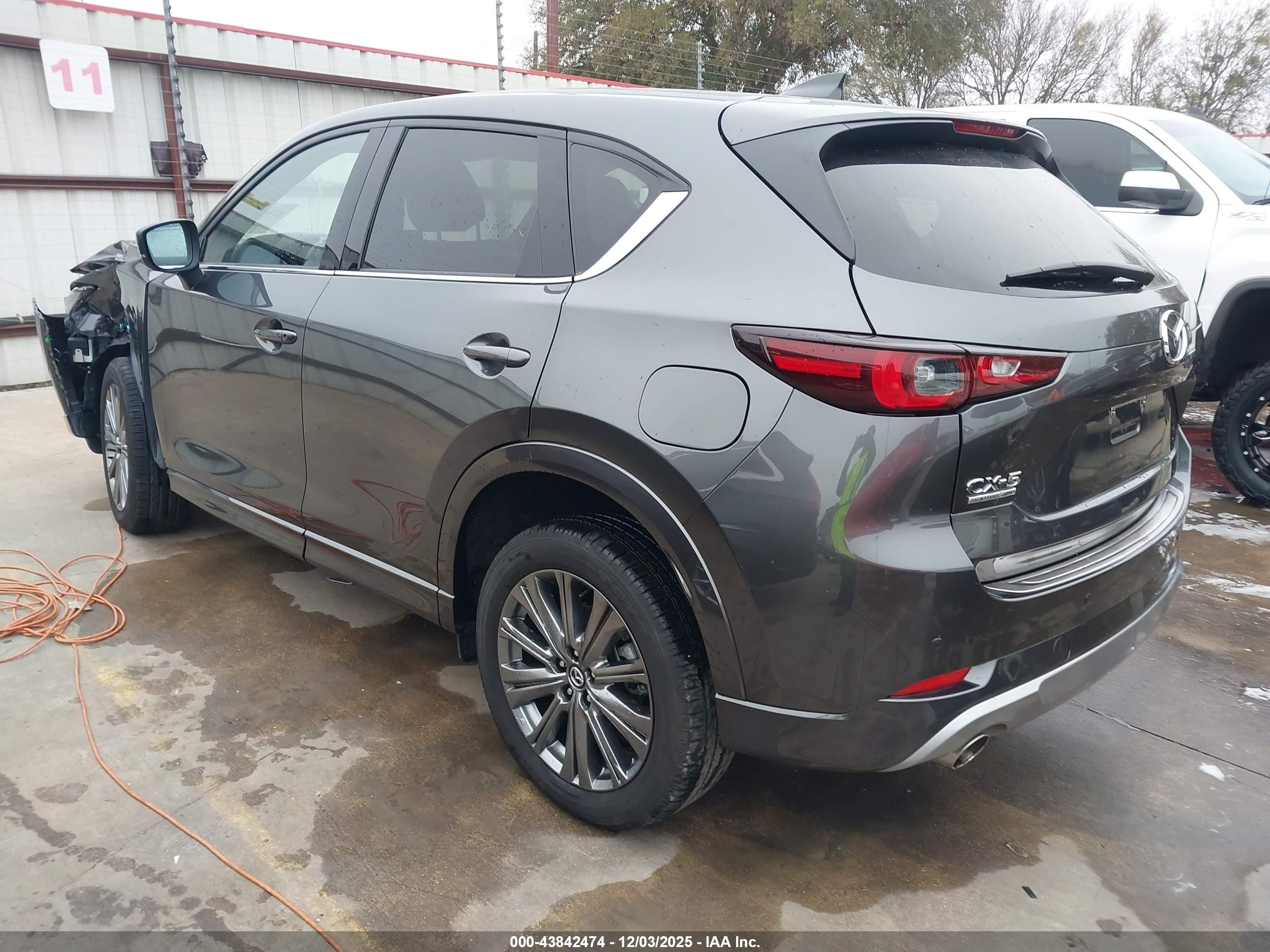 MAZDA CX-5 image 3