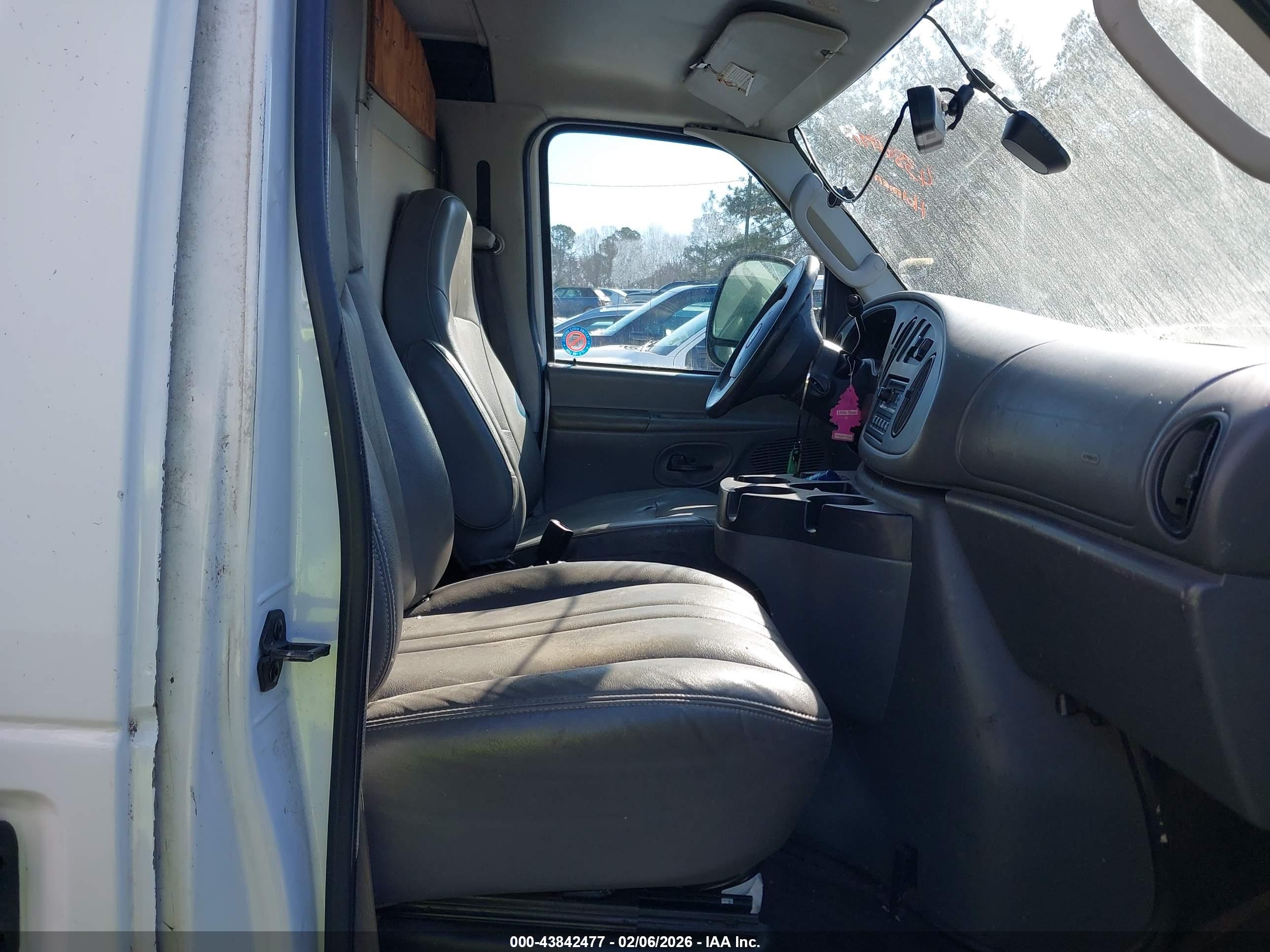 FORD E-350 image 5