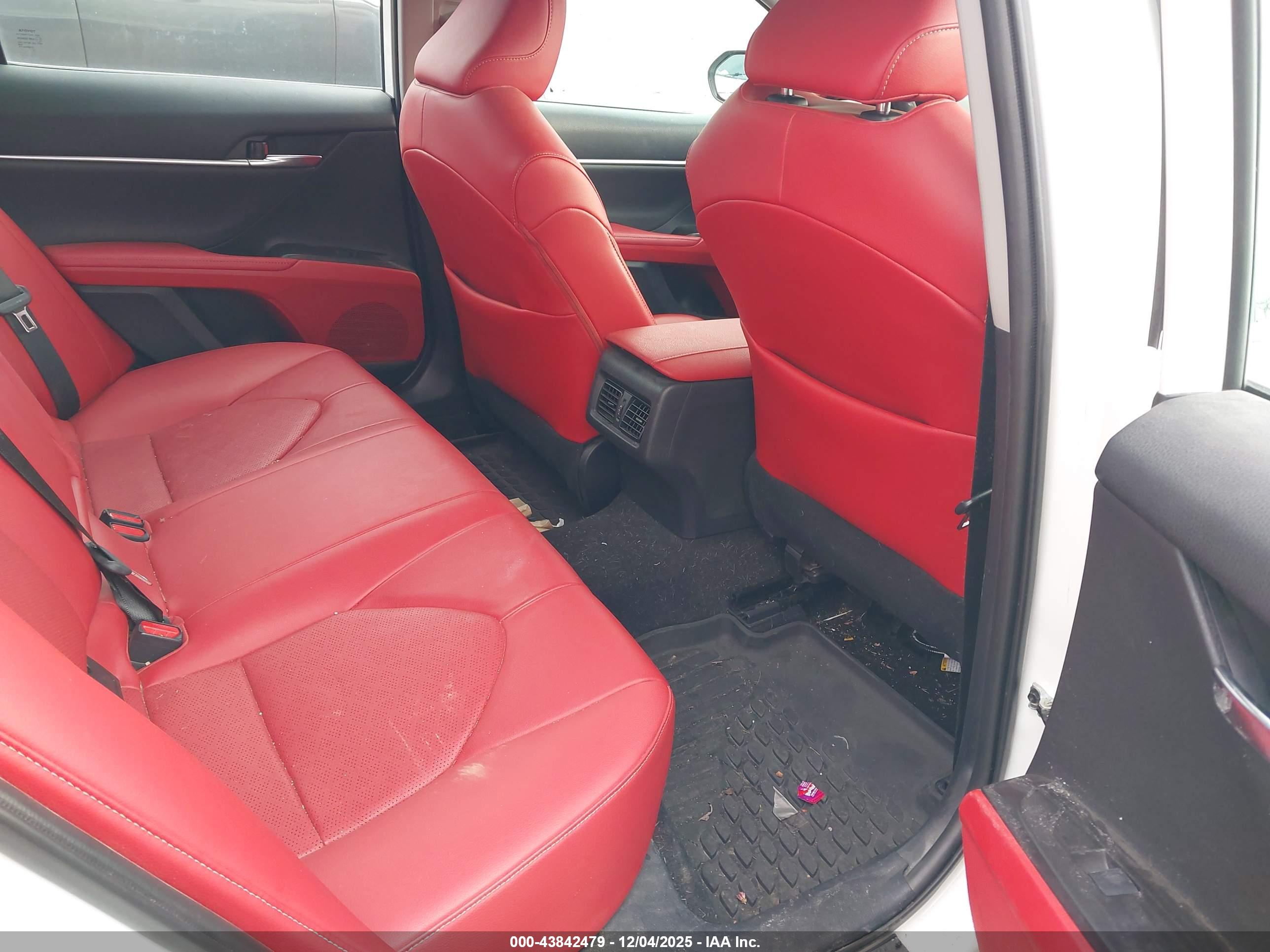 TOYOTA CAMRY image 8