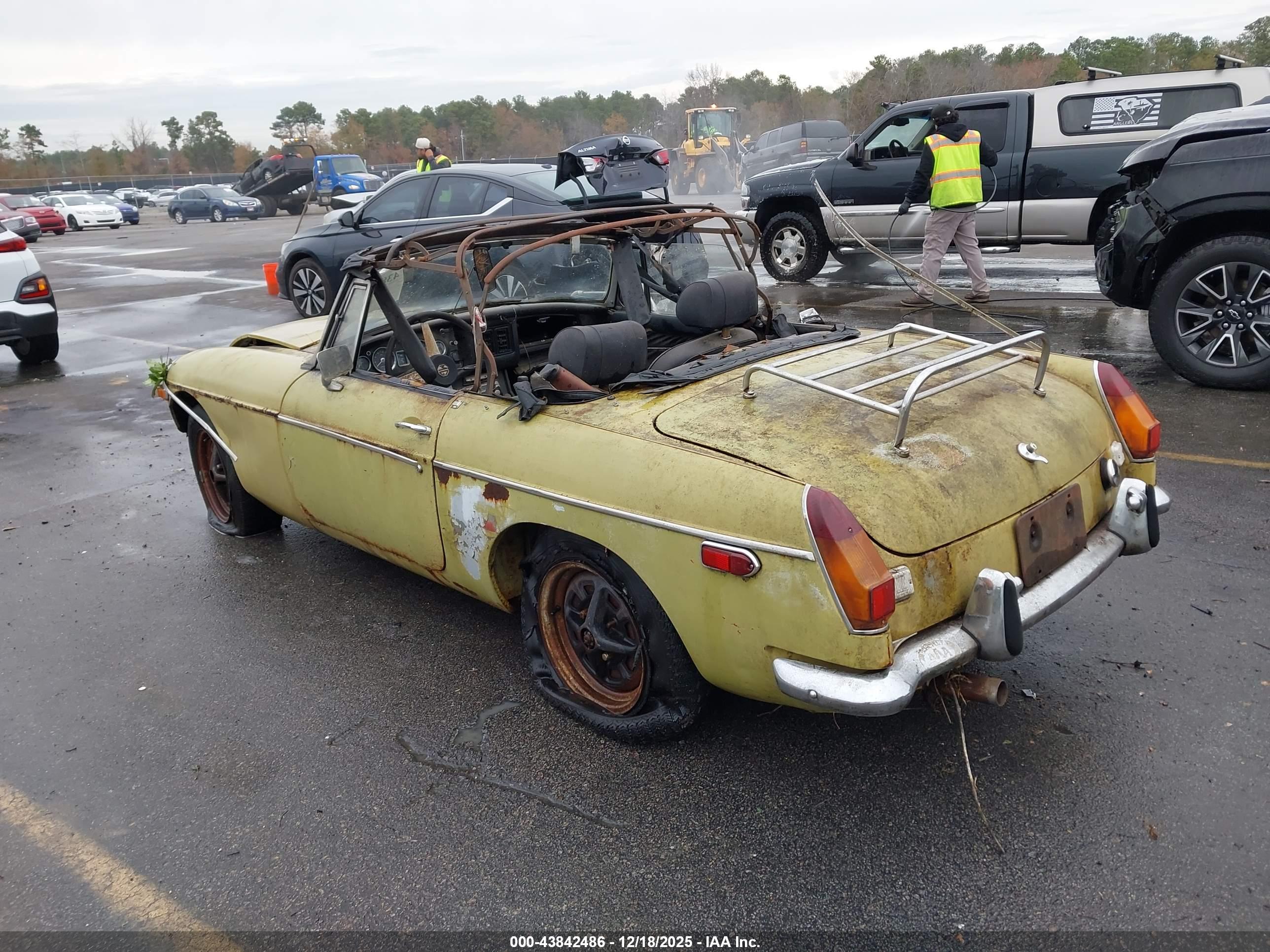 MG MGB image 3