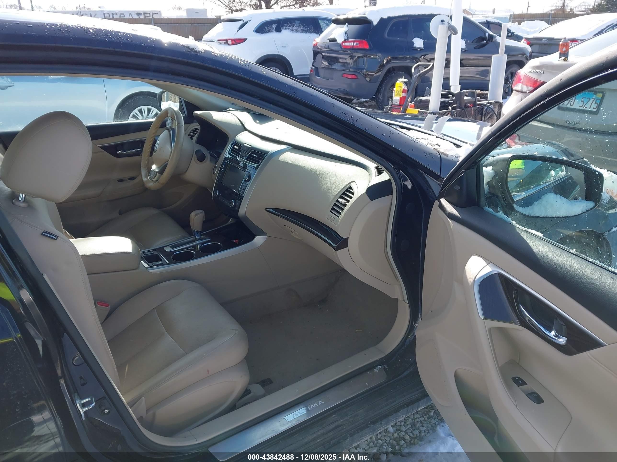 NISSAN ALTIMA image 5
