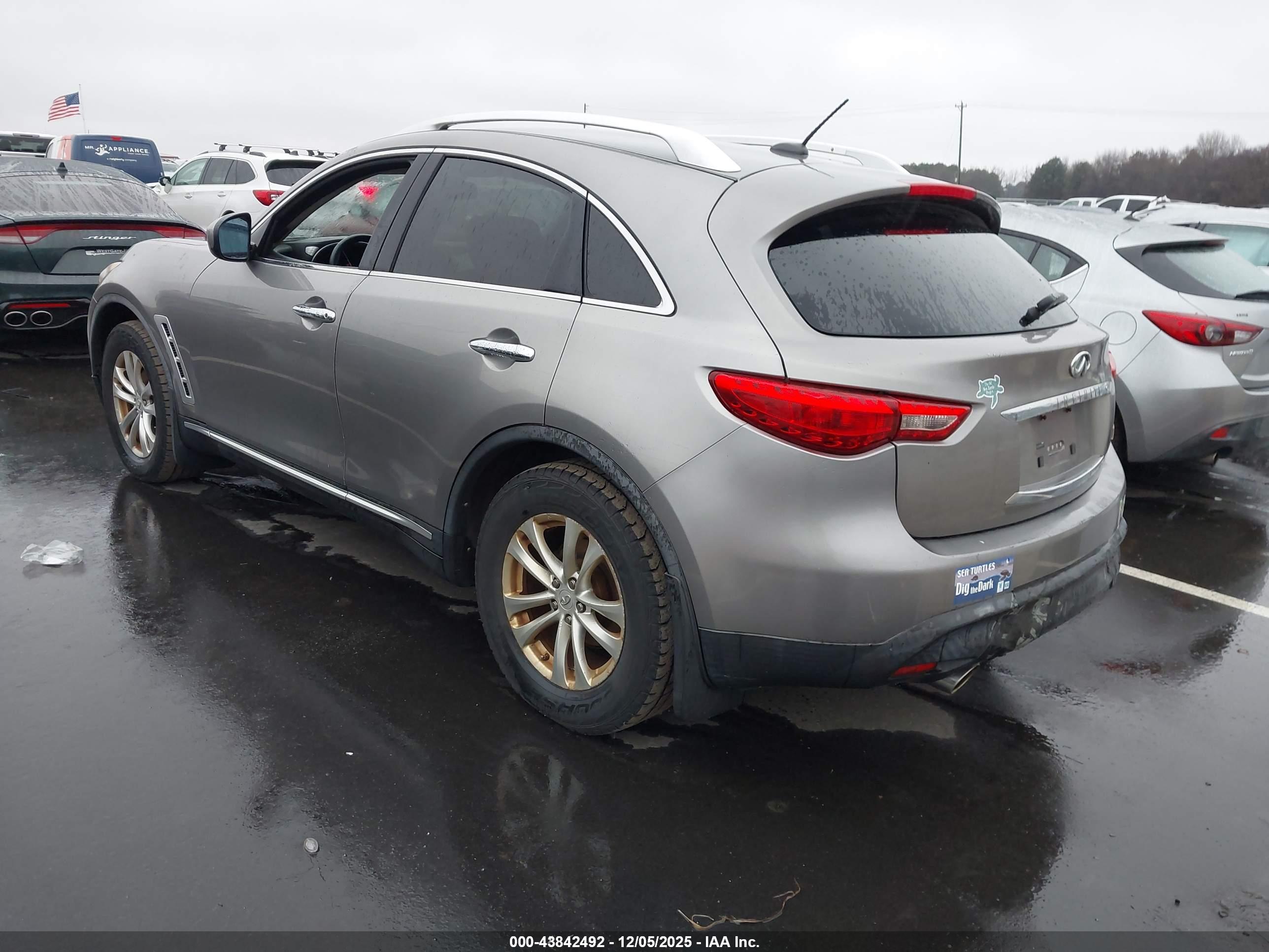 INFINITI FX35 image 3