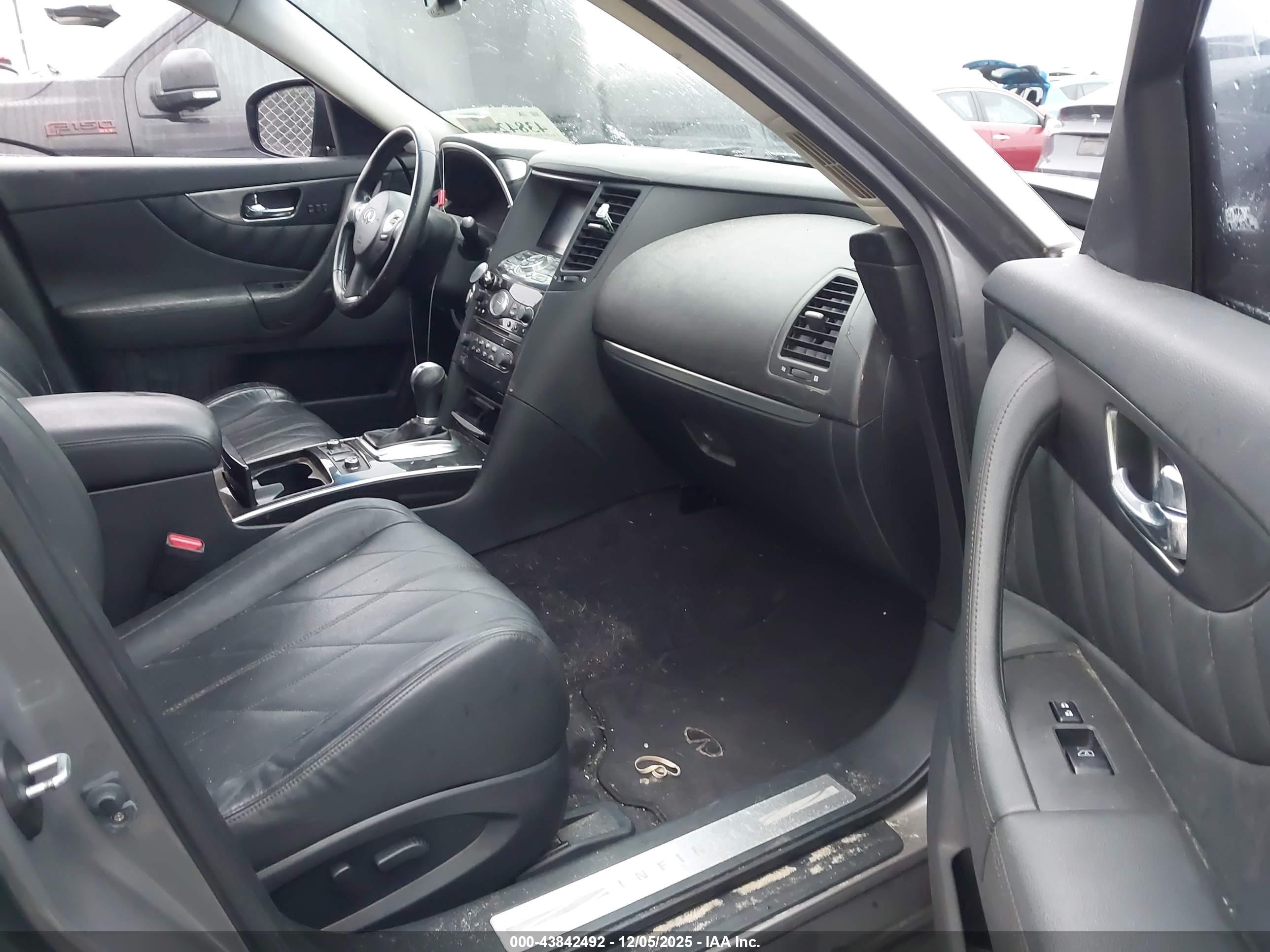 INFINITI FX35 image 5