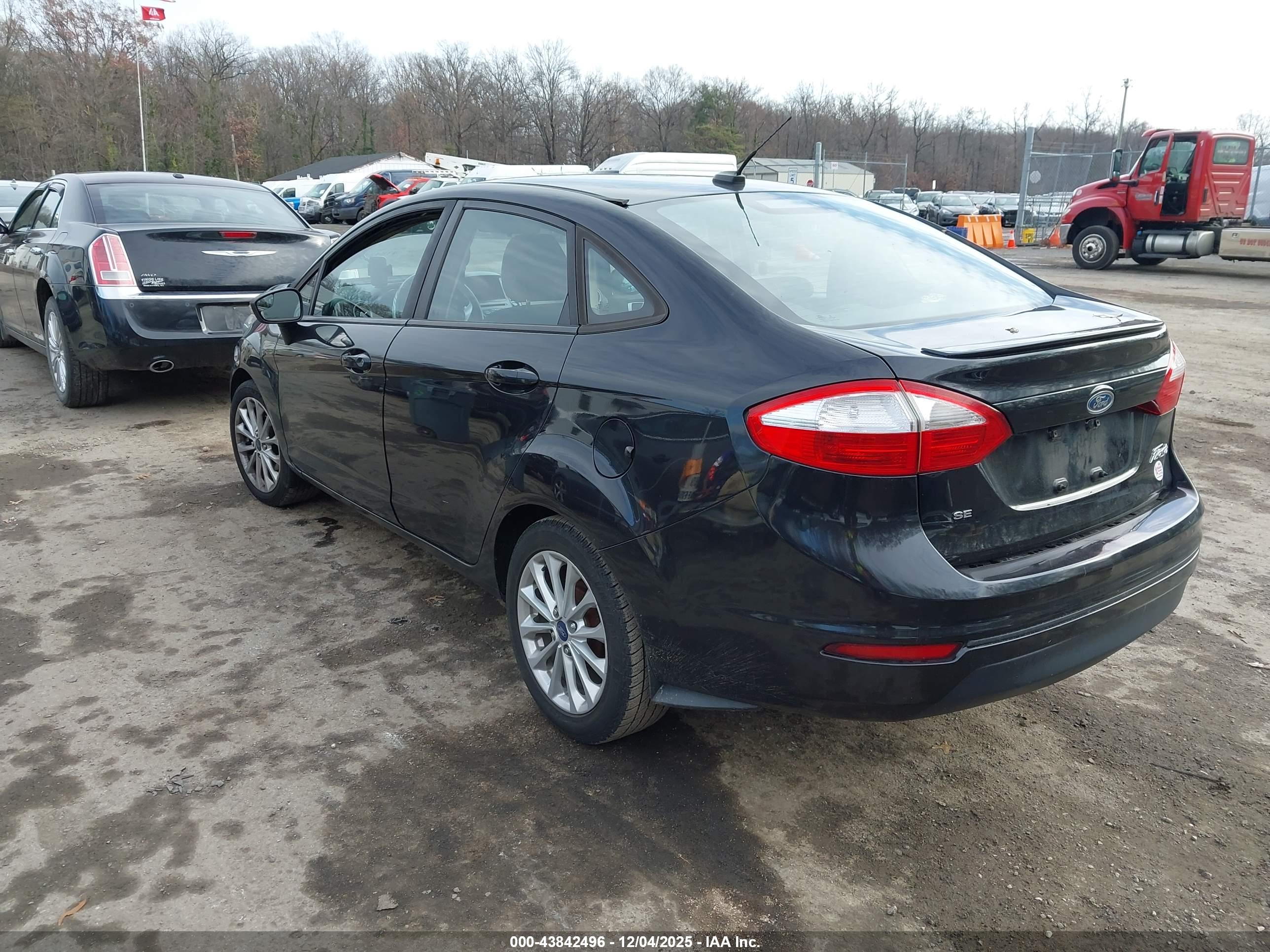 FORD FIESTA image 3