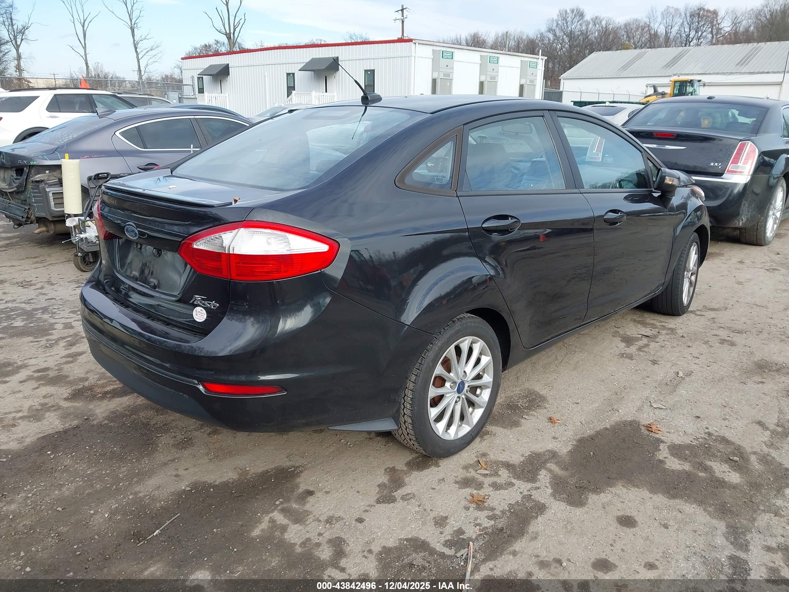 FORD FIESTA image 4