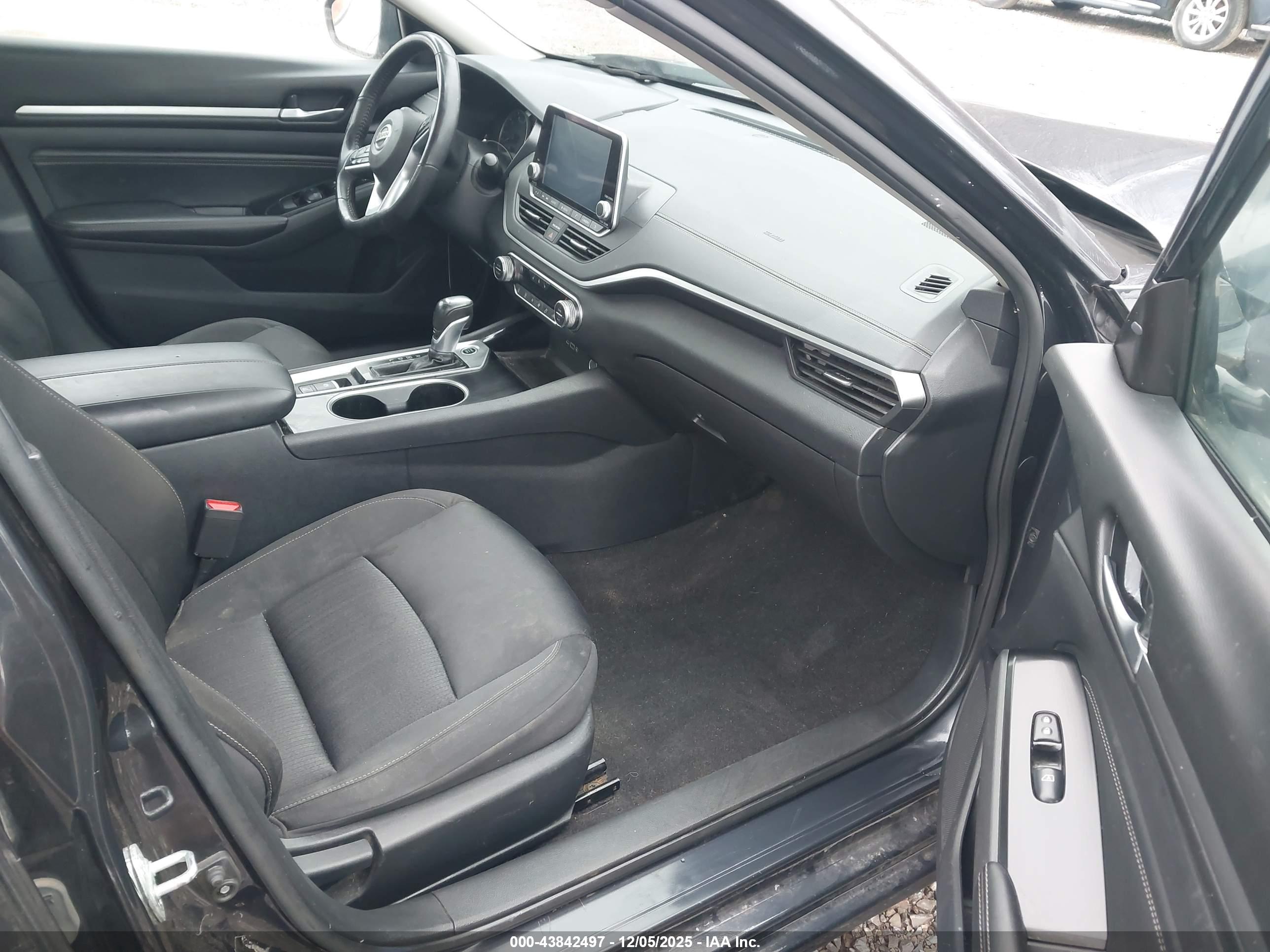 NISSAN ALTIMA image 5