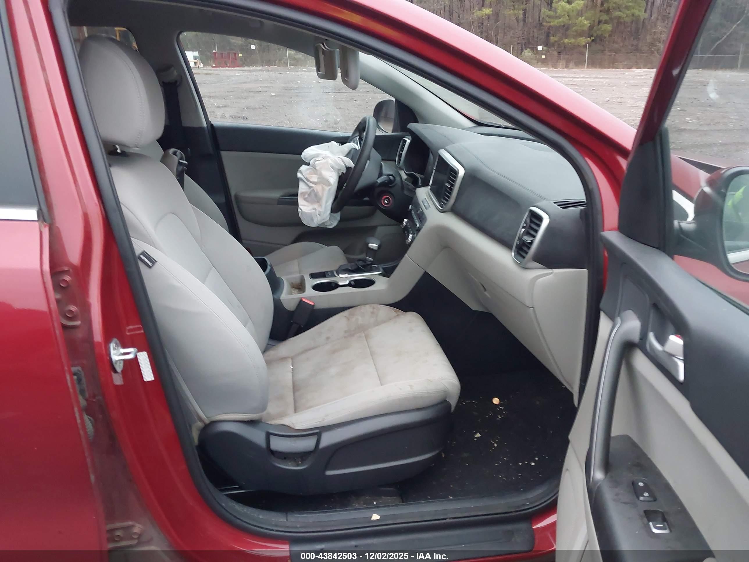 KIA SPORTAGE image 5