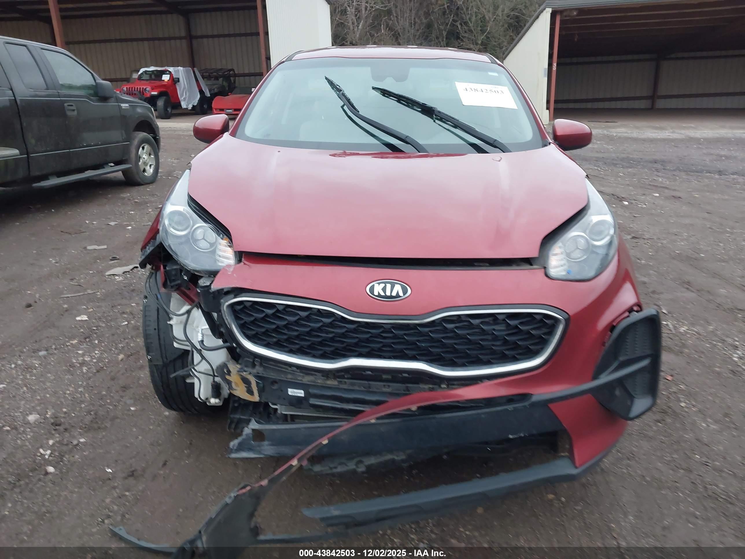 KIA SPORTAGE image 6