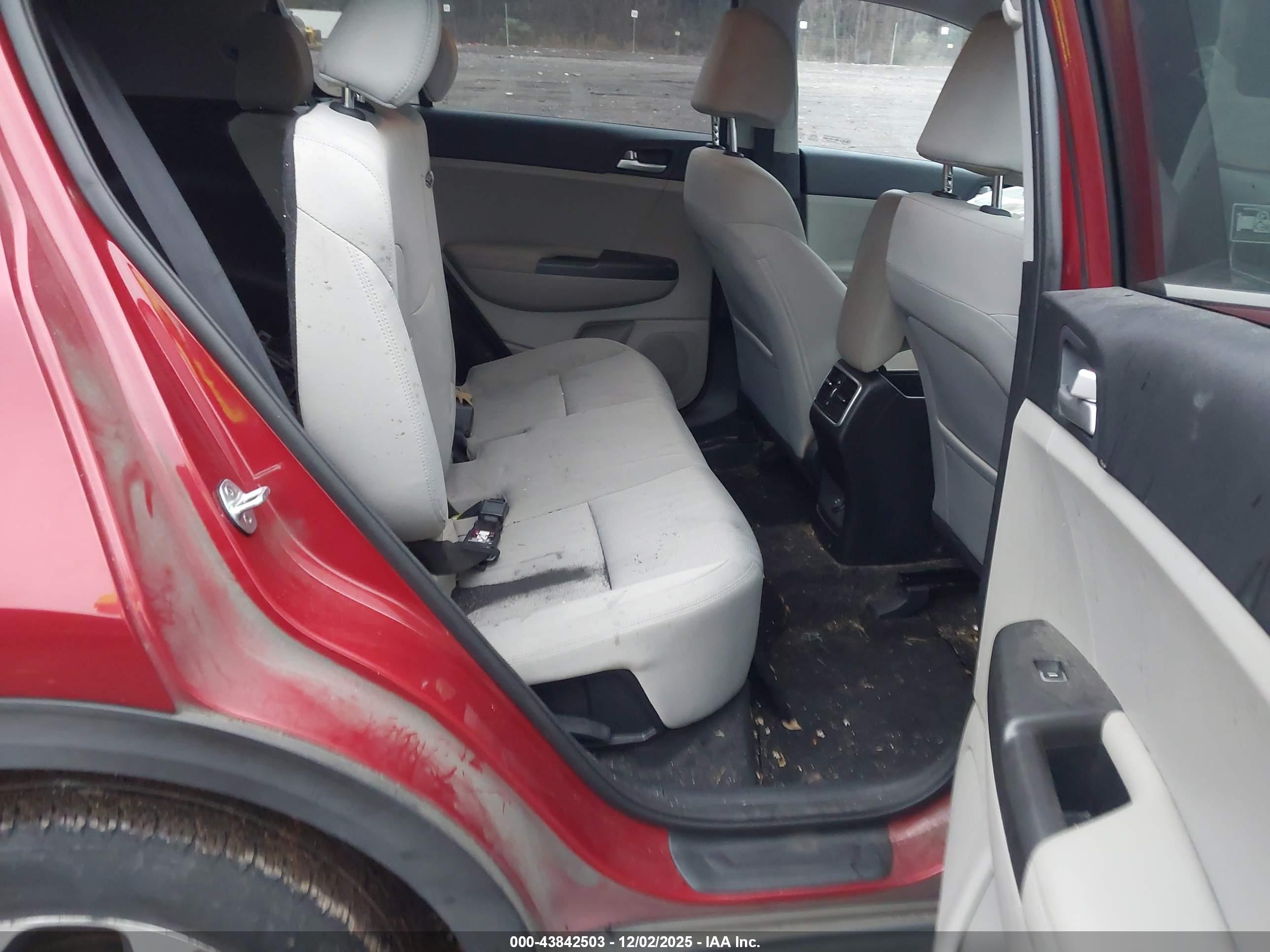 KIA SPORTAGE image 8
