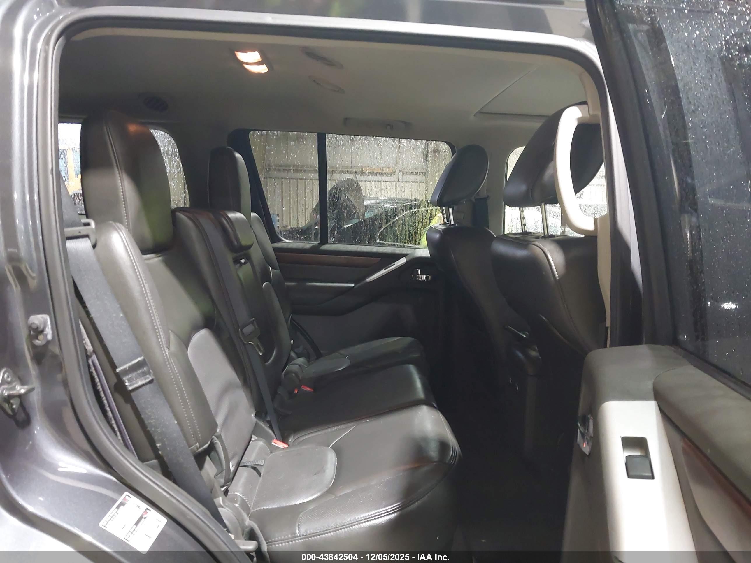NISSAN PATHFINDER image 8