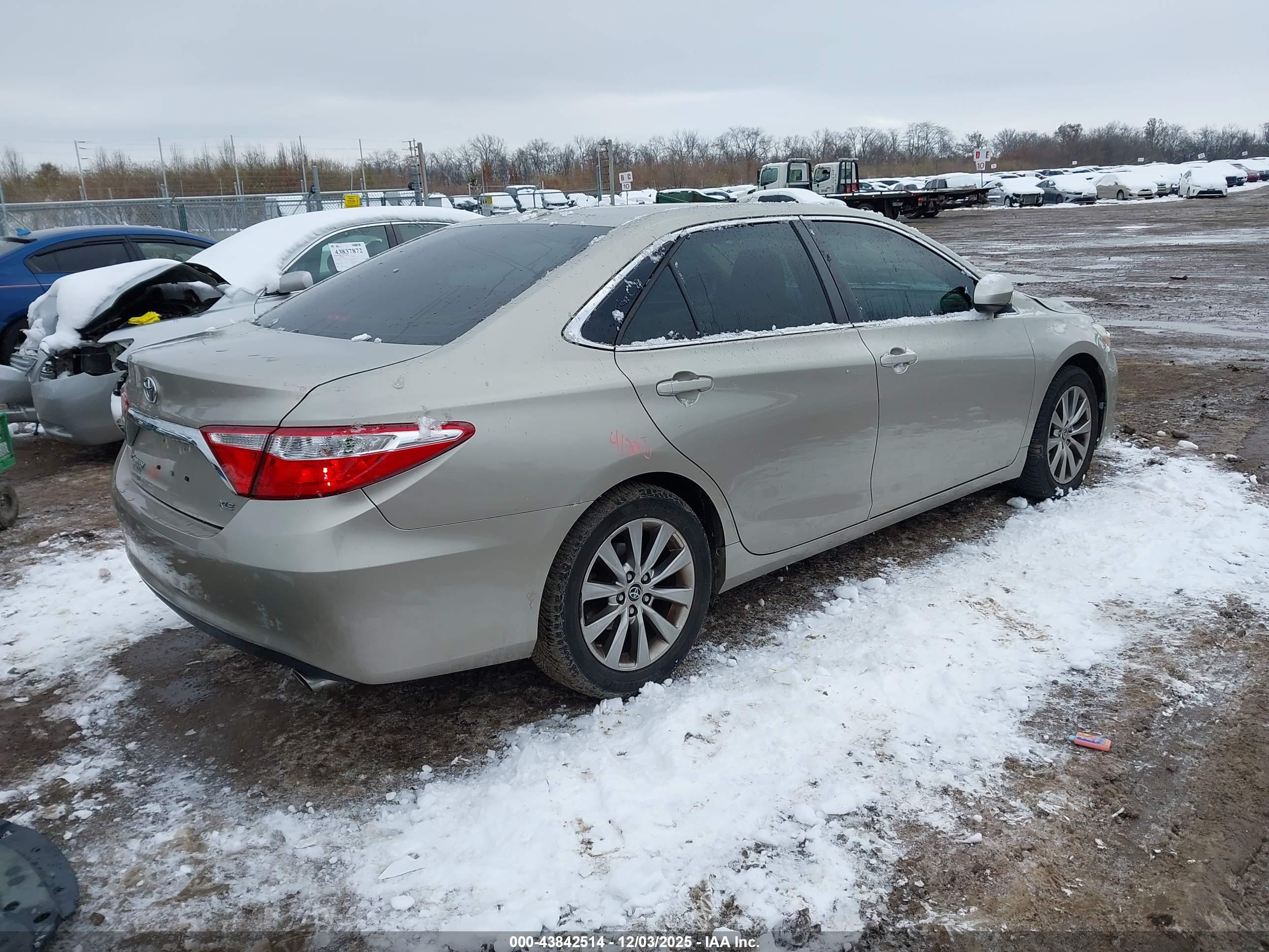 TOYOTA CAMRY image 4