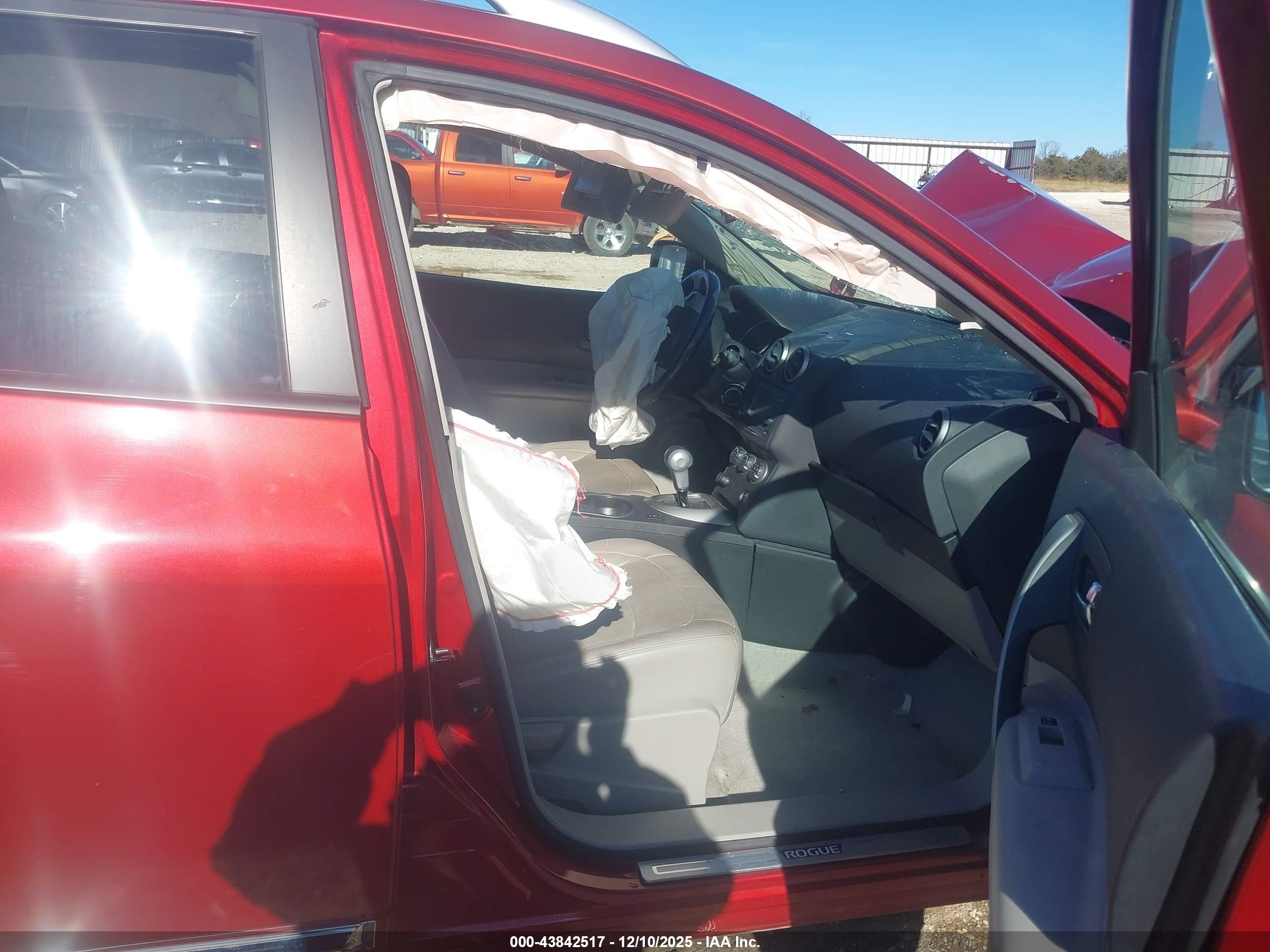 NISSAN ROGUE image 5