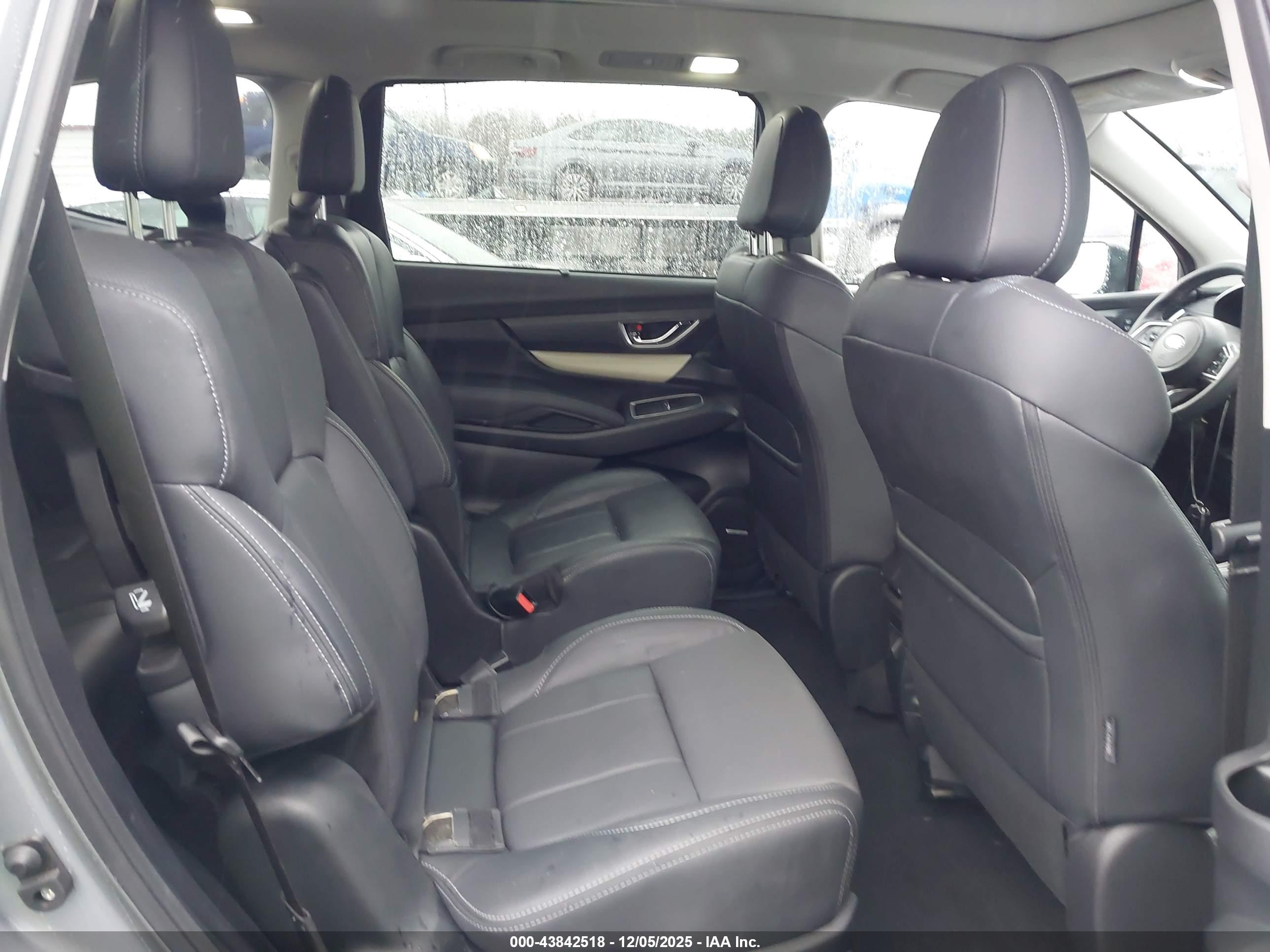 SUBARU ASCENT image 8