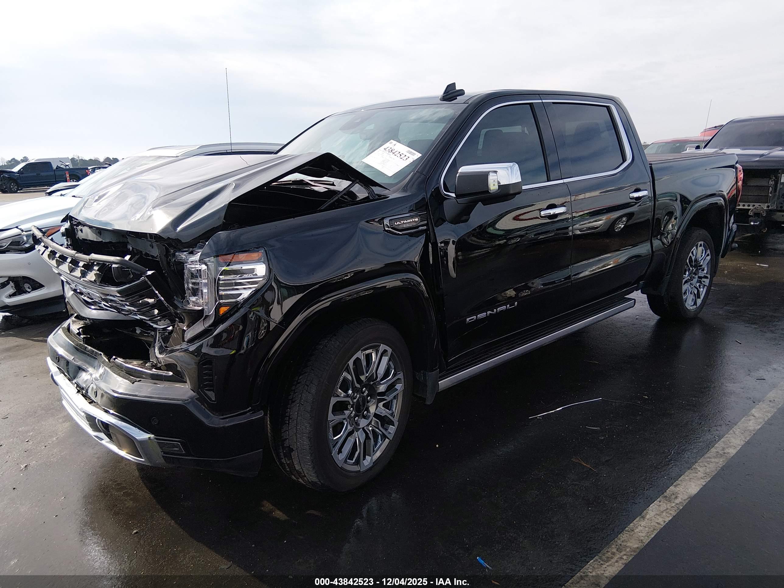 GMC SIERRA image 2