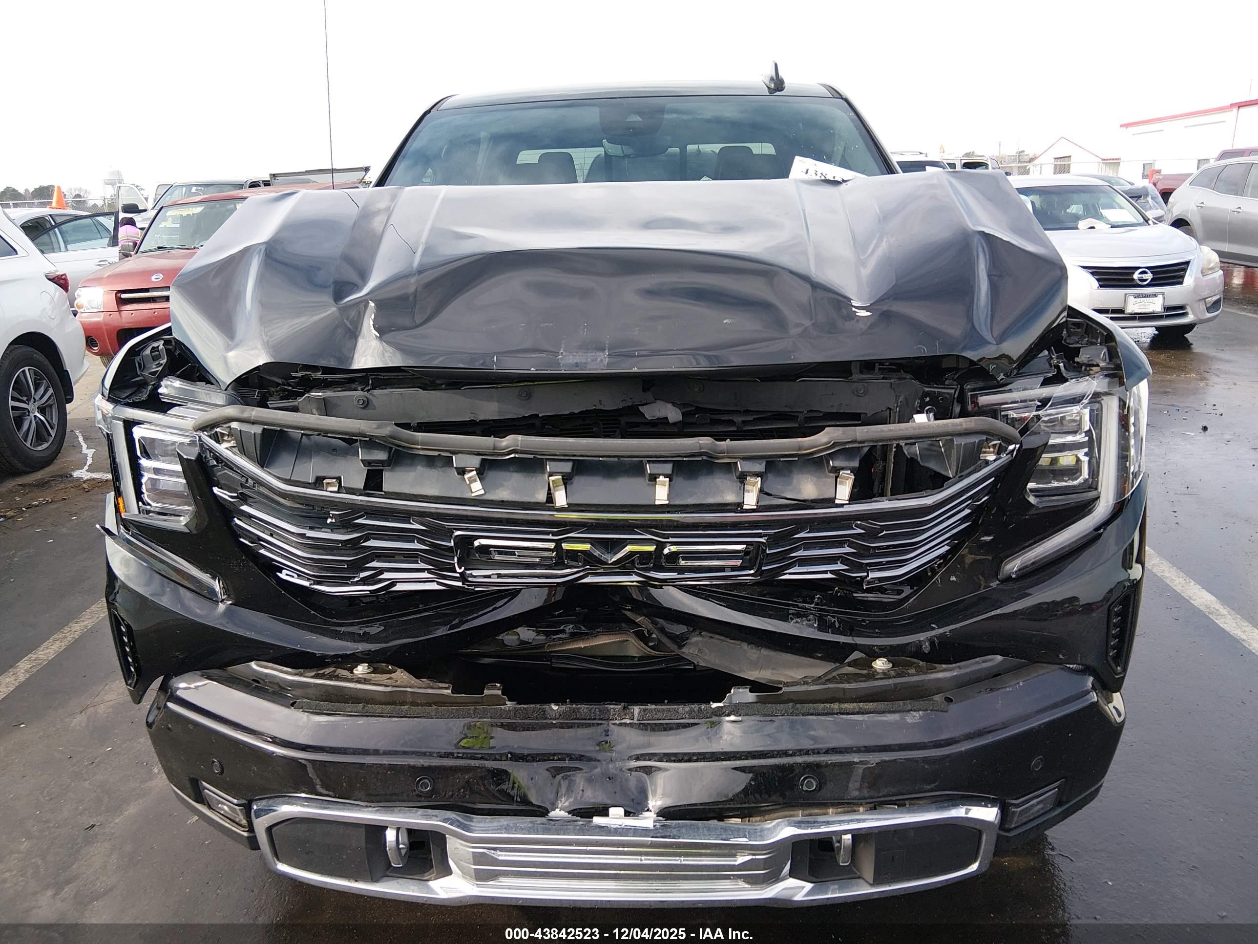 GMC SIERRA image 6