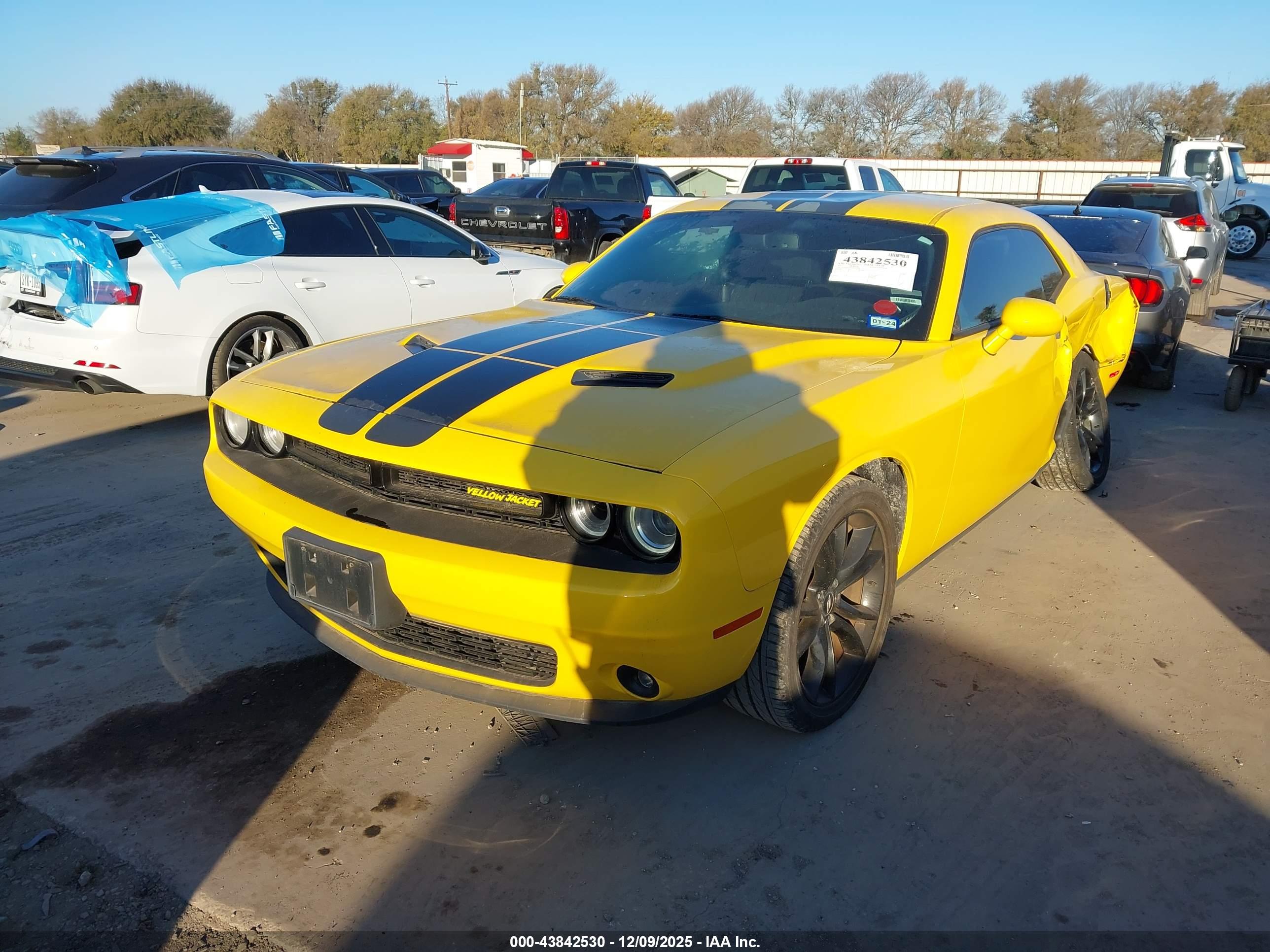 DODGE CHALLENGER image 2