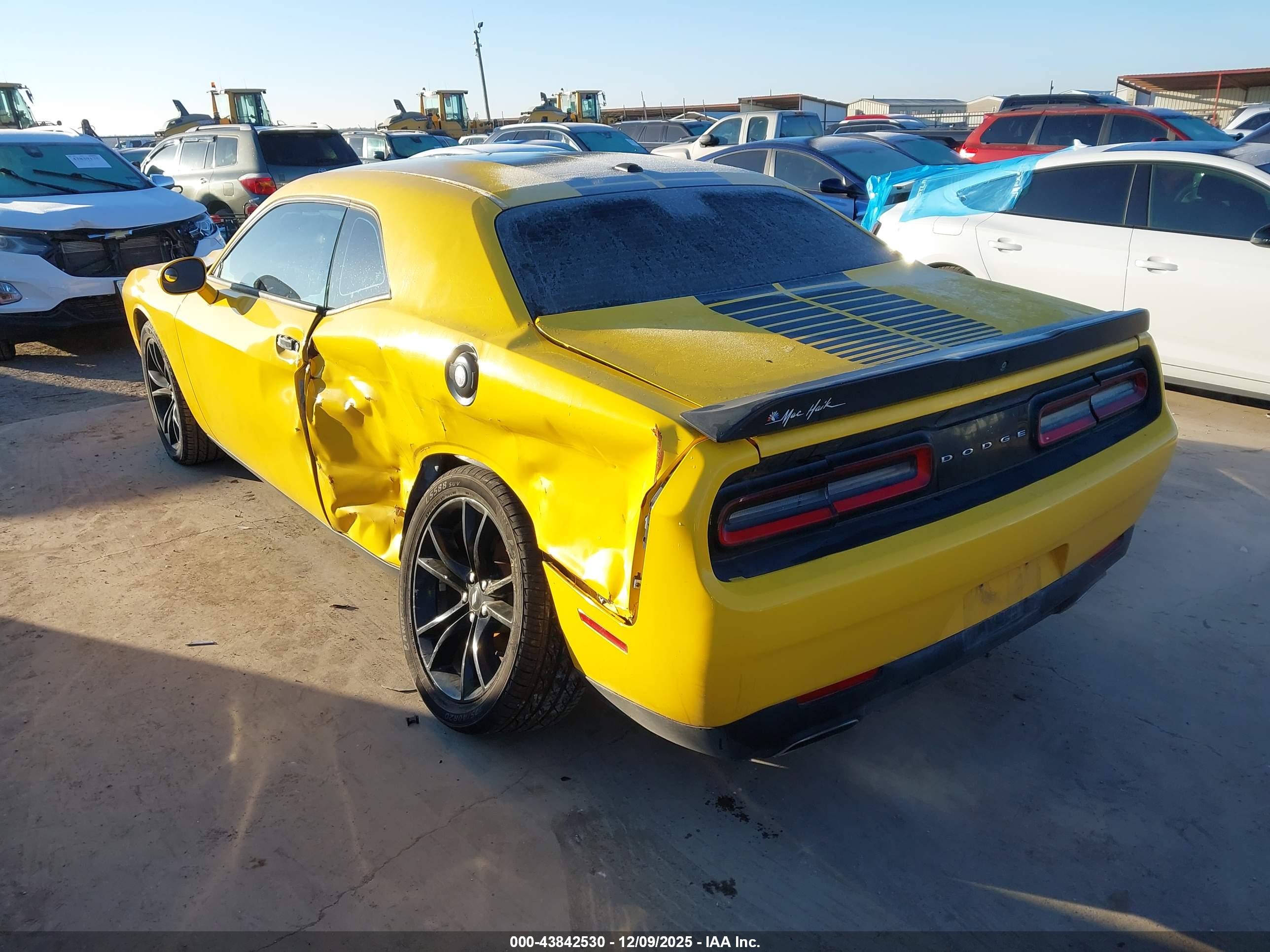 DODGE CHALLENGER image 3