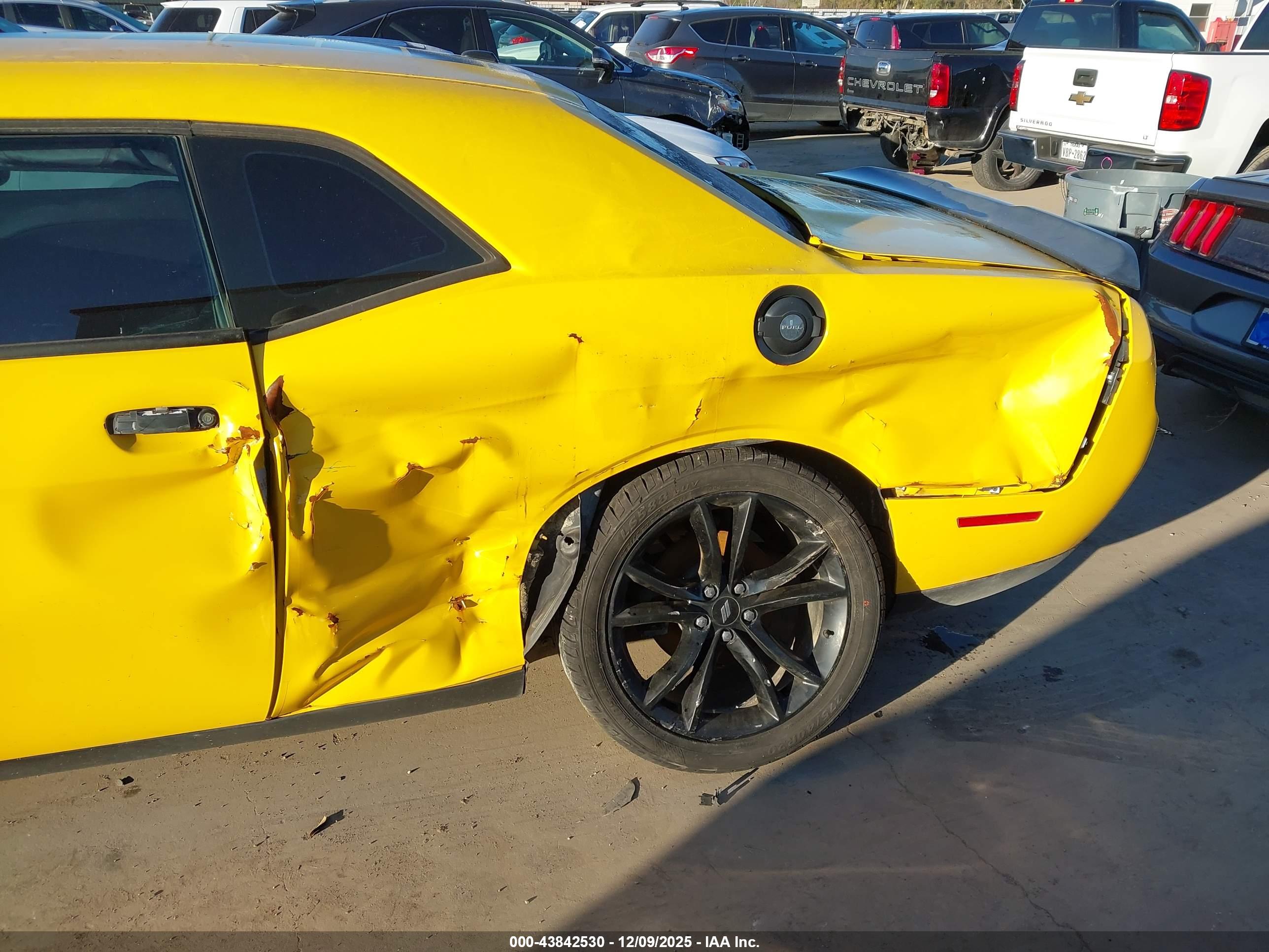 DODGE CHALLENGER image 6