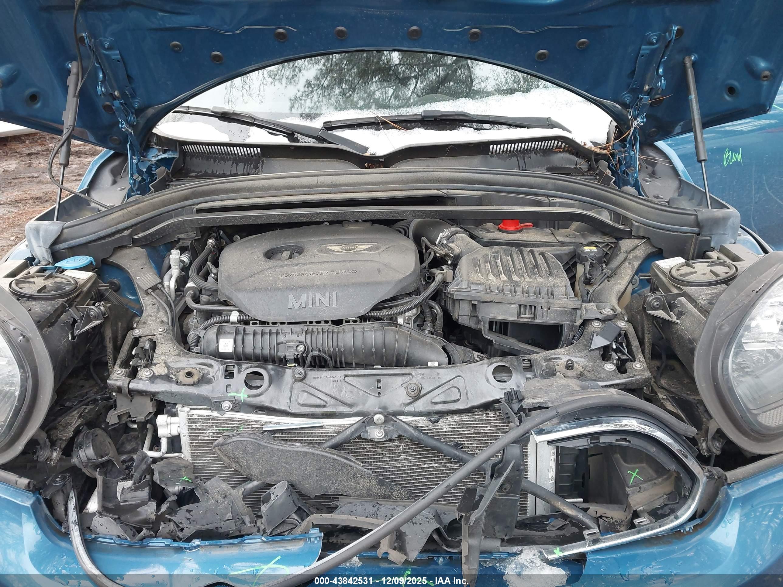 MINI COUNTRYMAN image 10