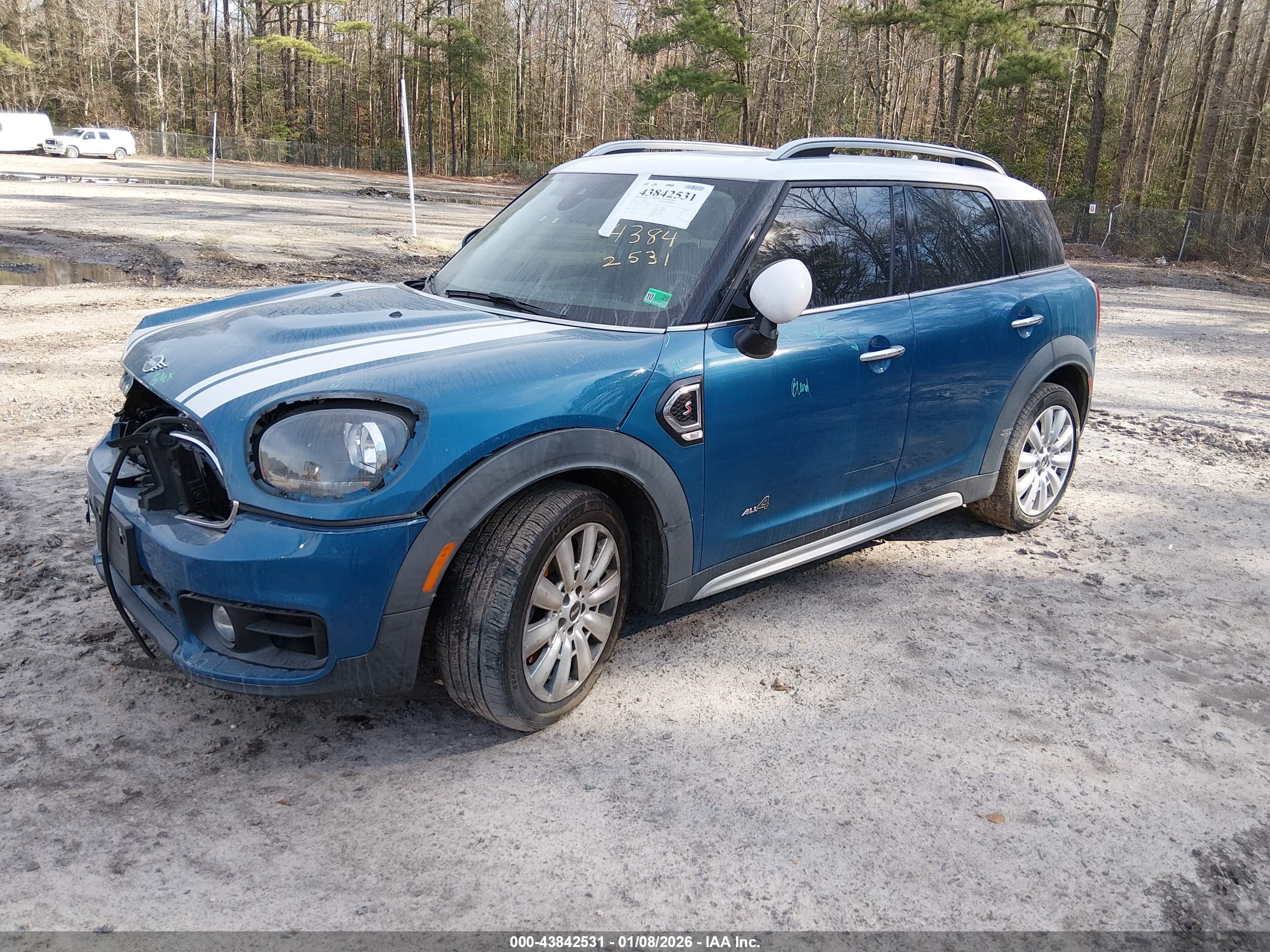 MINI COUNTRYMAN image 2