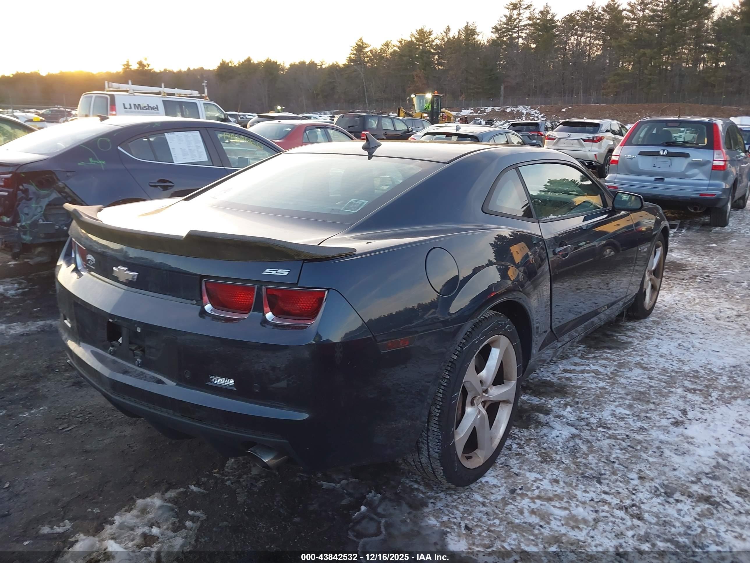 CHEVROLET CAMARO image 4