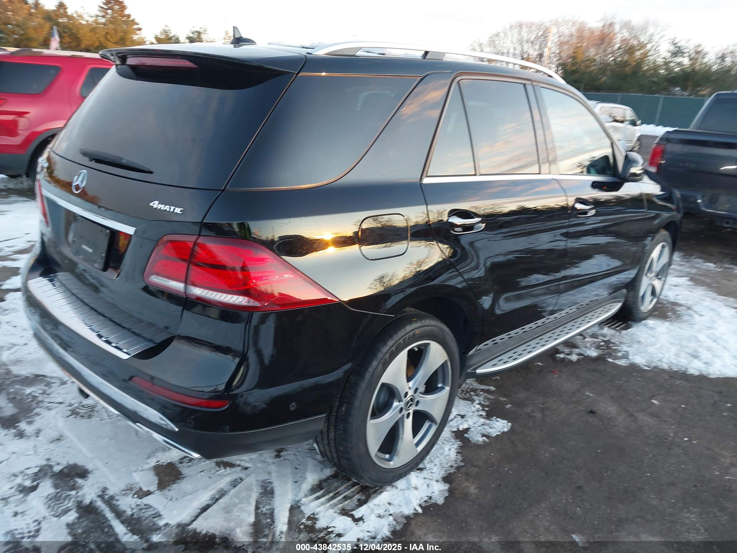 MERCEDES-BENZ GLE image 4