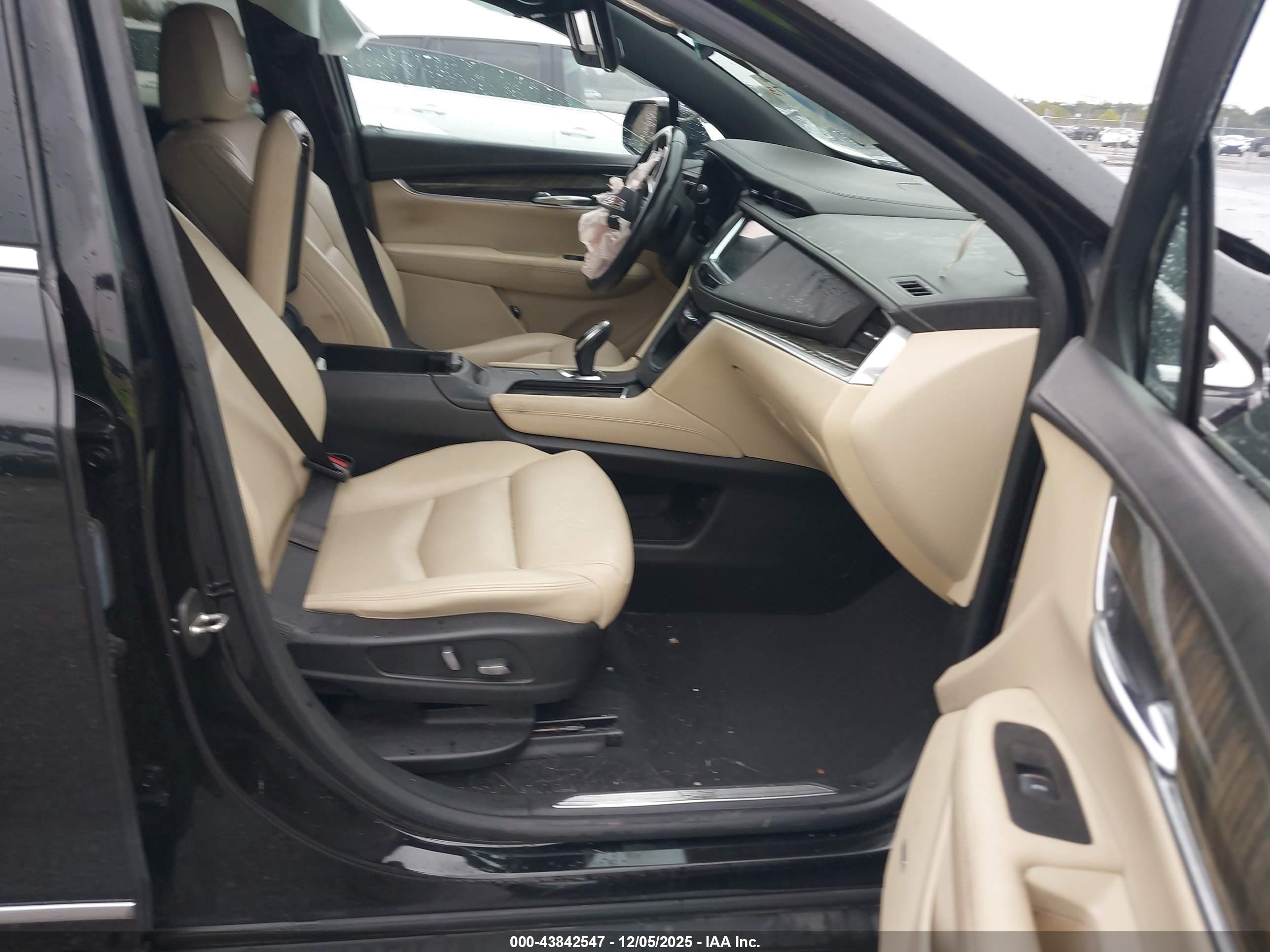 CADILLAC XT5 image 5