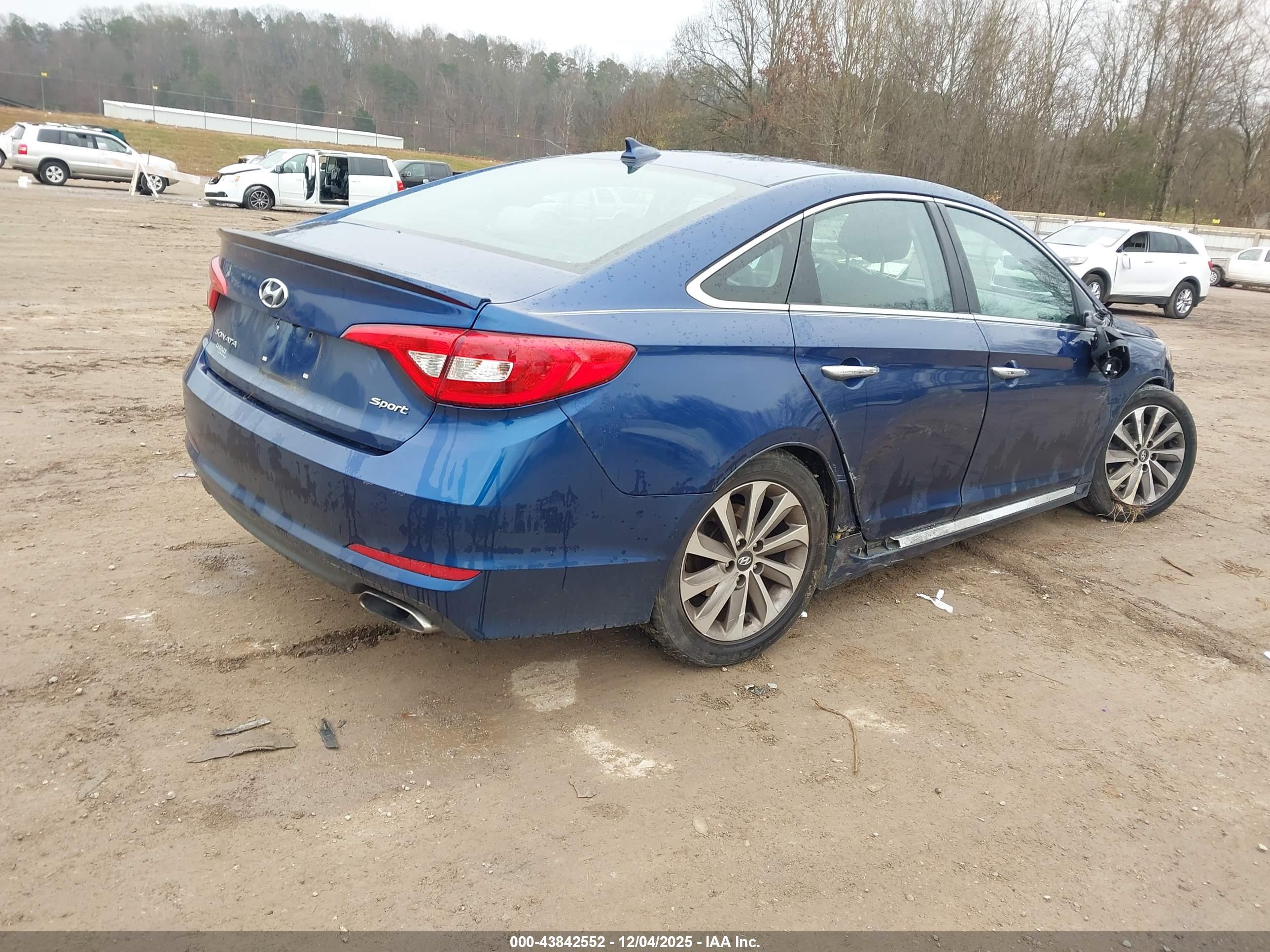 HYUNDAI SONATA image 4
