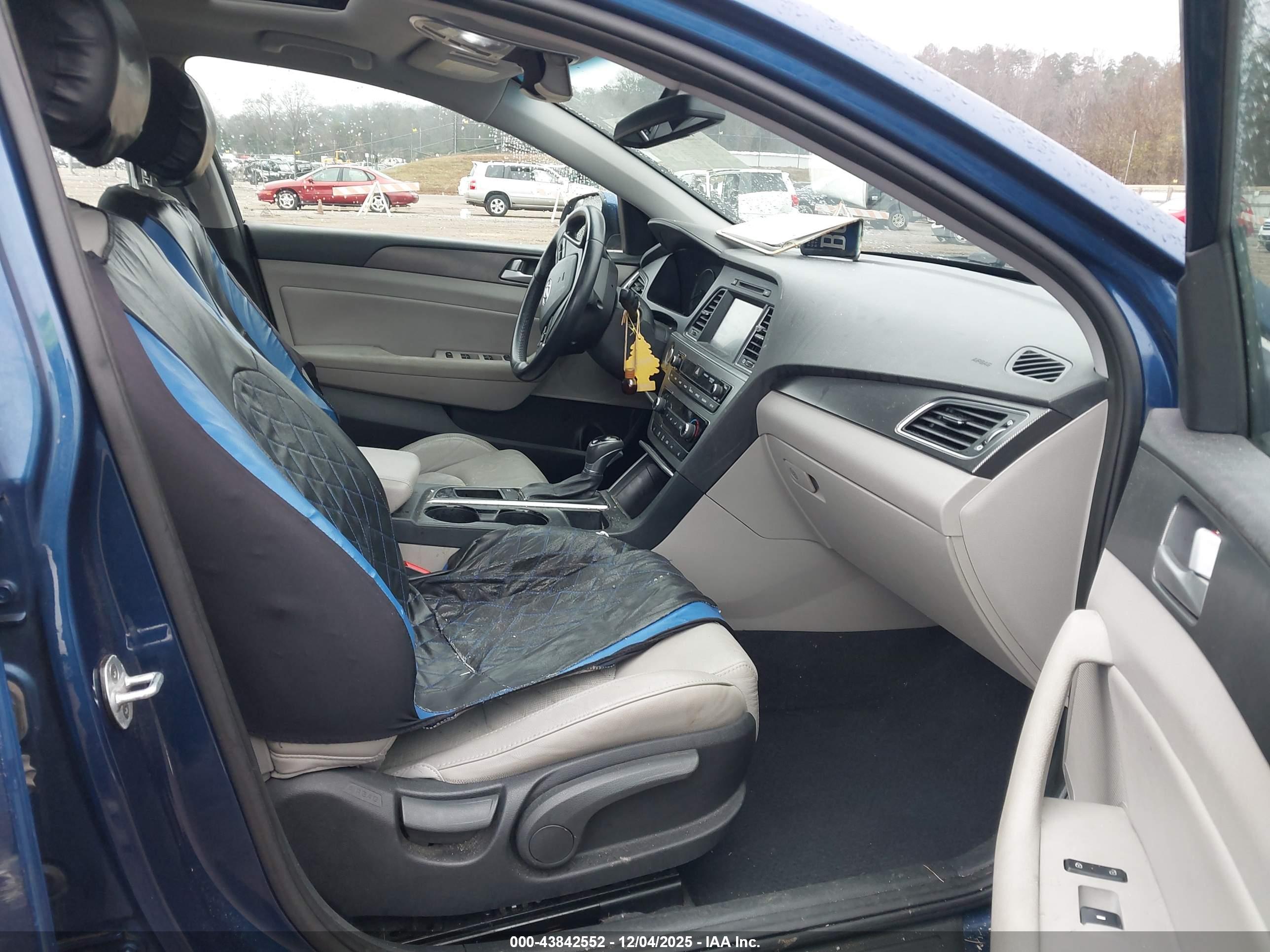HYUNDAI SONATA image 5
