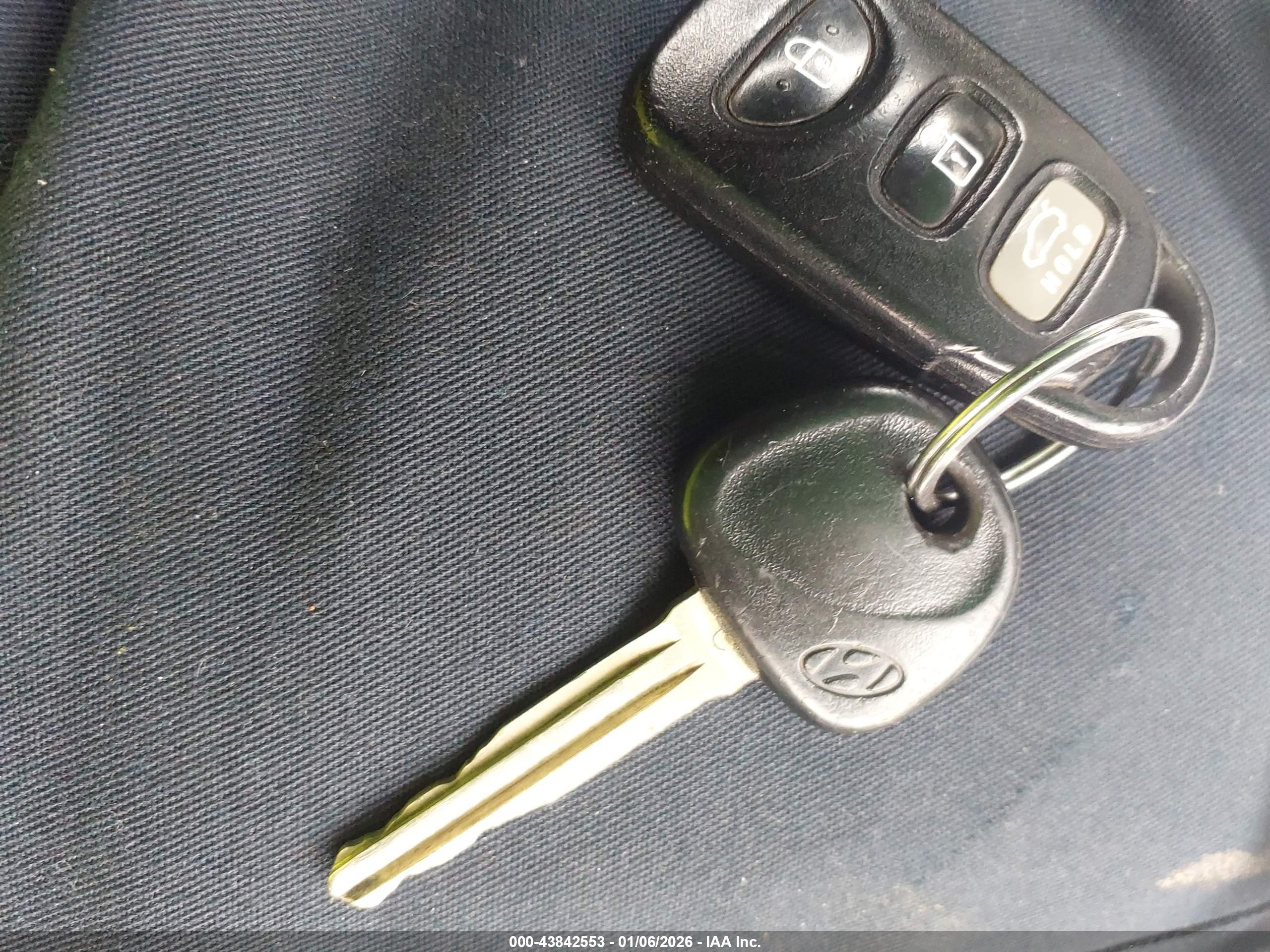 HYUNDAI ELANTRA image 11