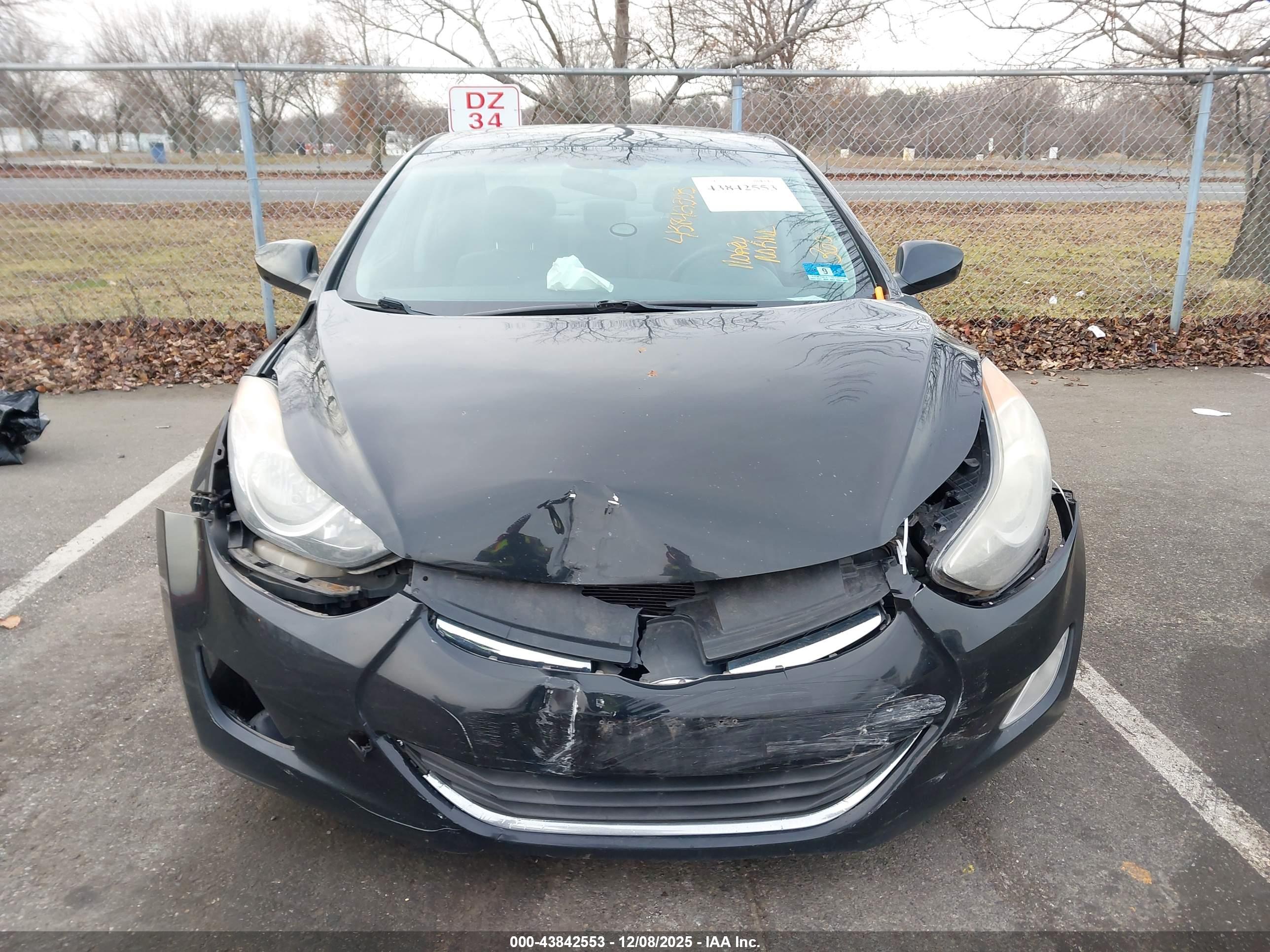 HYUNDAI ELANTRA image 6