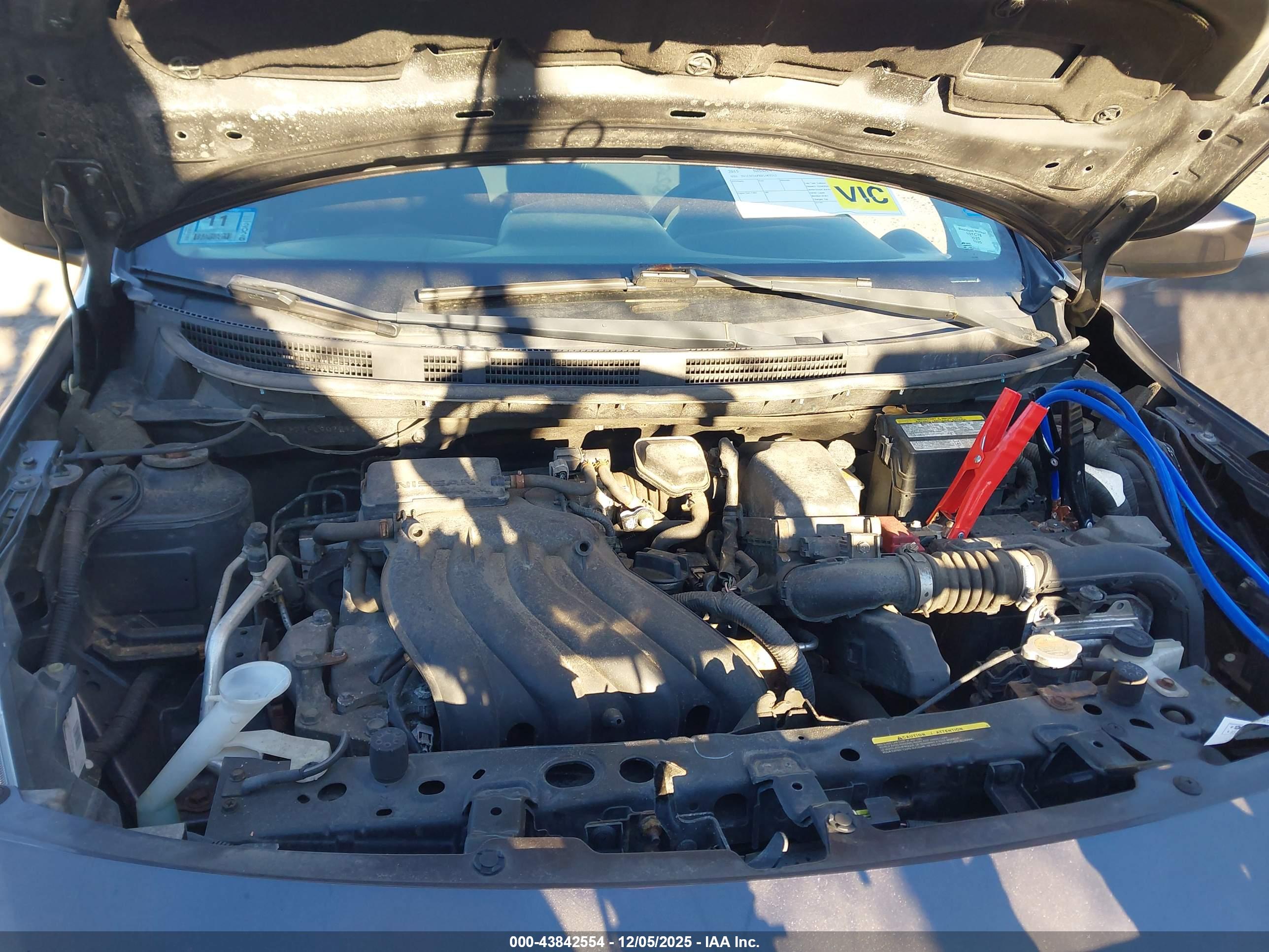NISSAN VERSA image 10