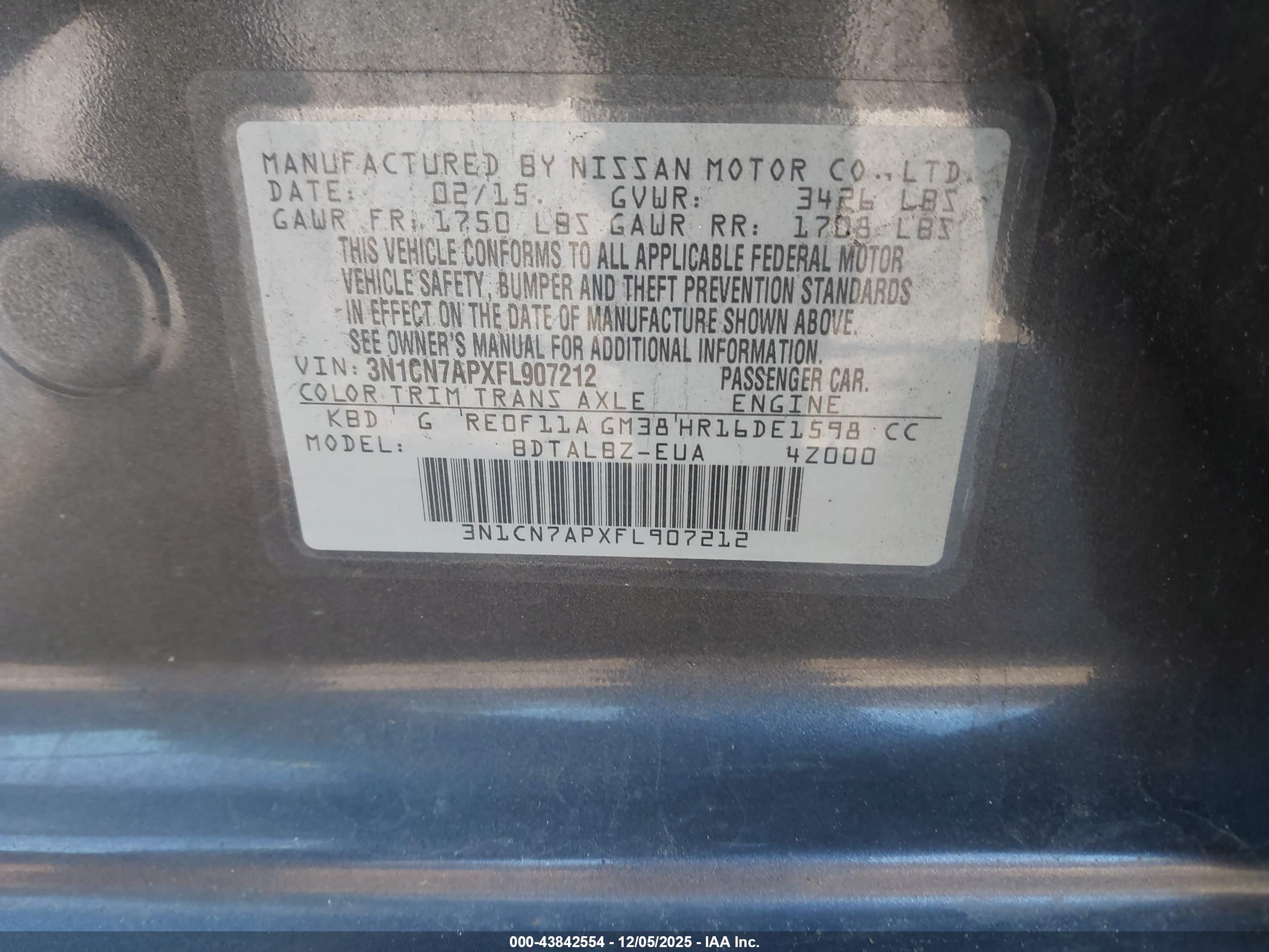 NISSAN VERSA image 9