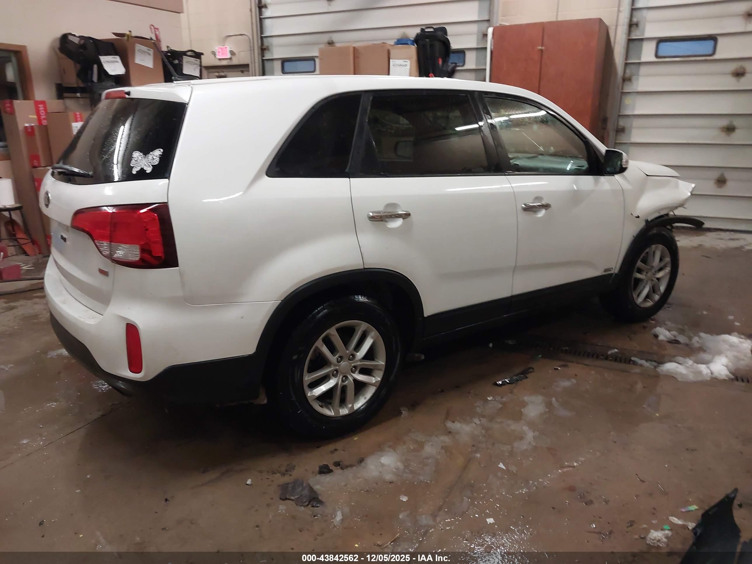 KIA SORENTO image 4