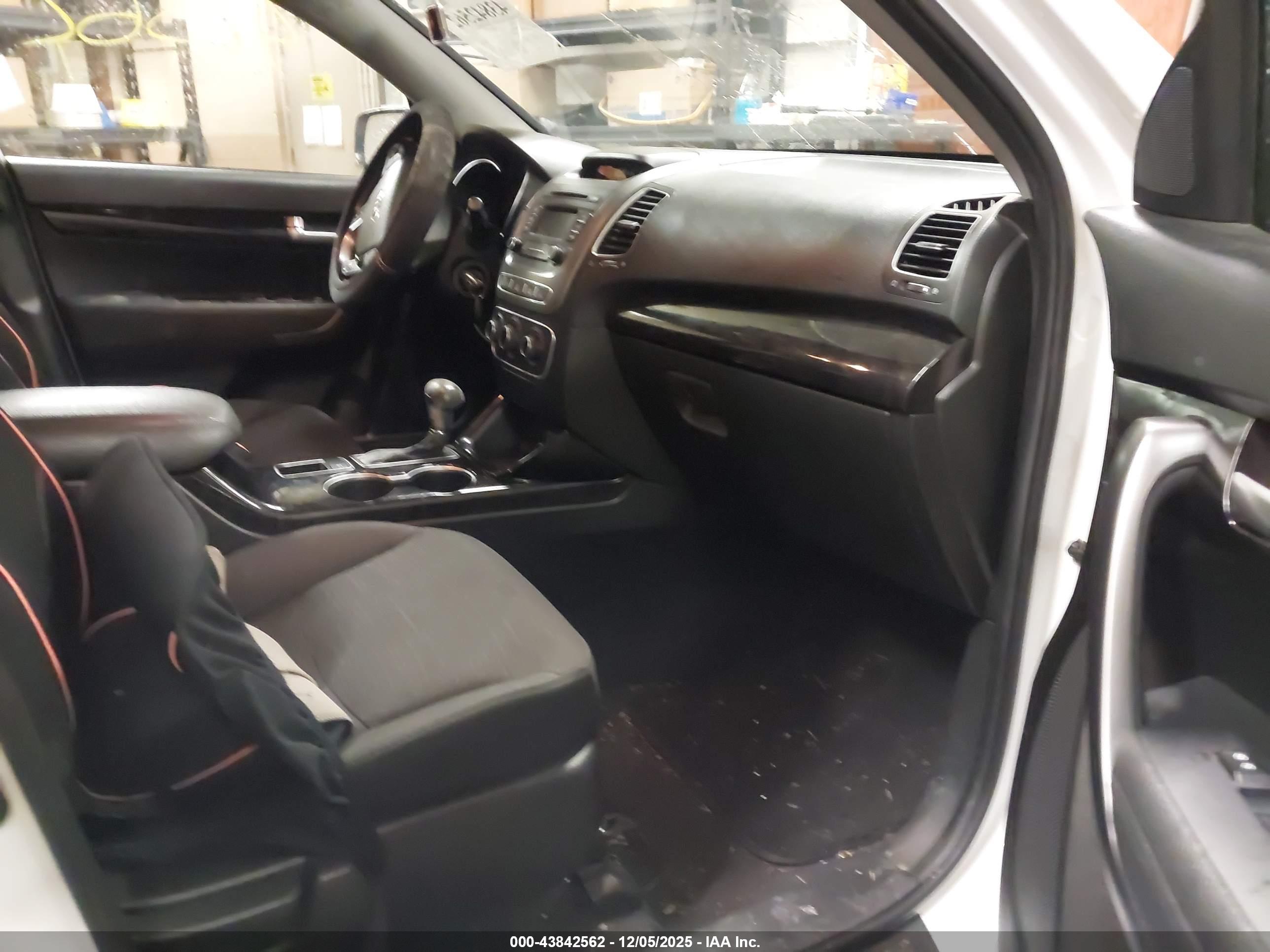 KIA SORENTO image 5
