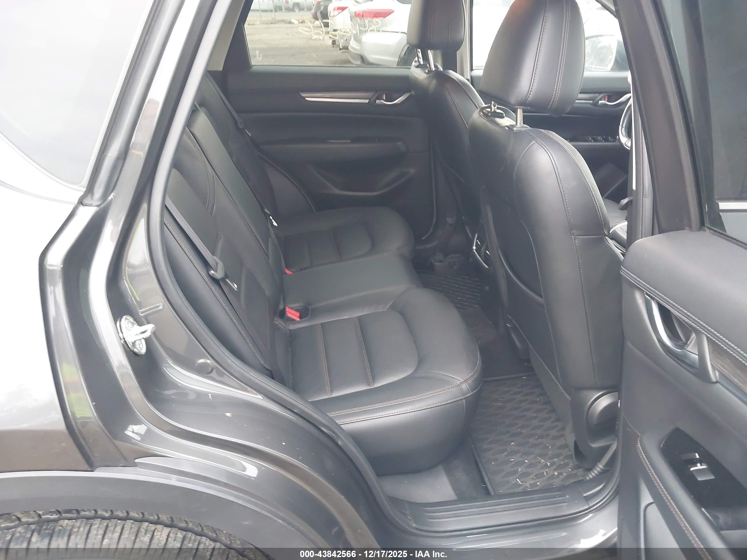 MAZDA CX-5 image 8
