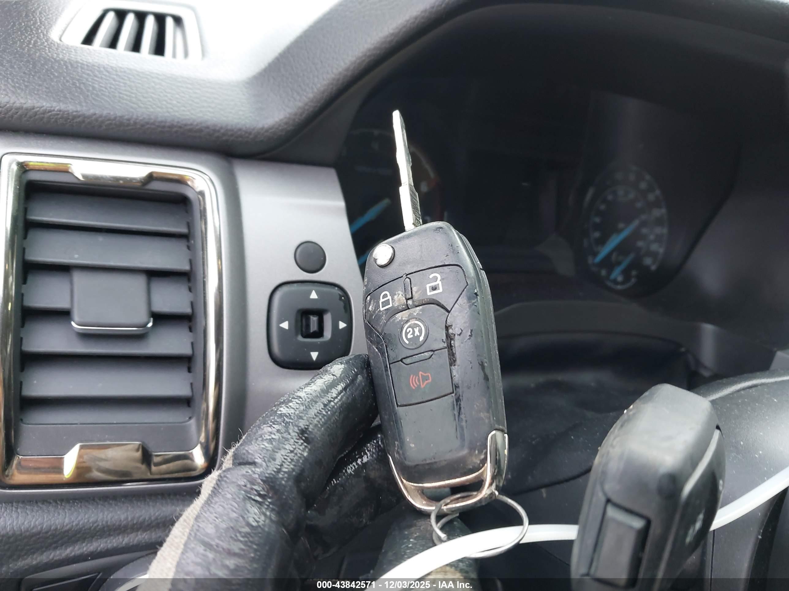 FORD RANGER image 11