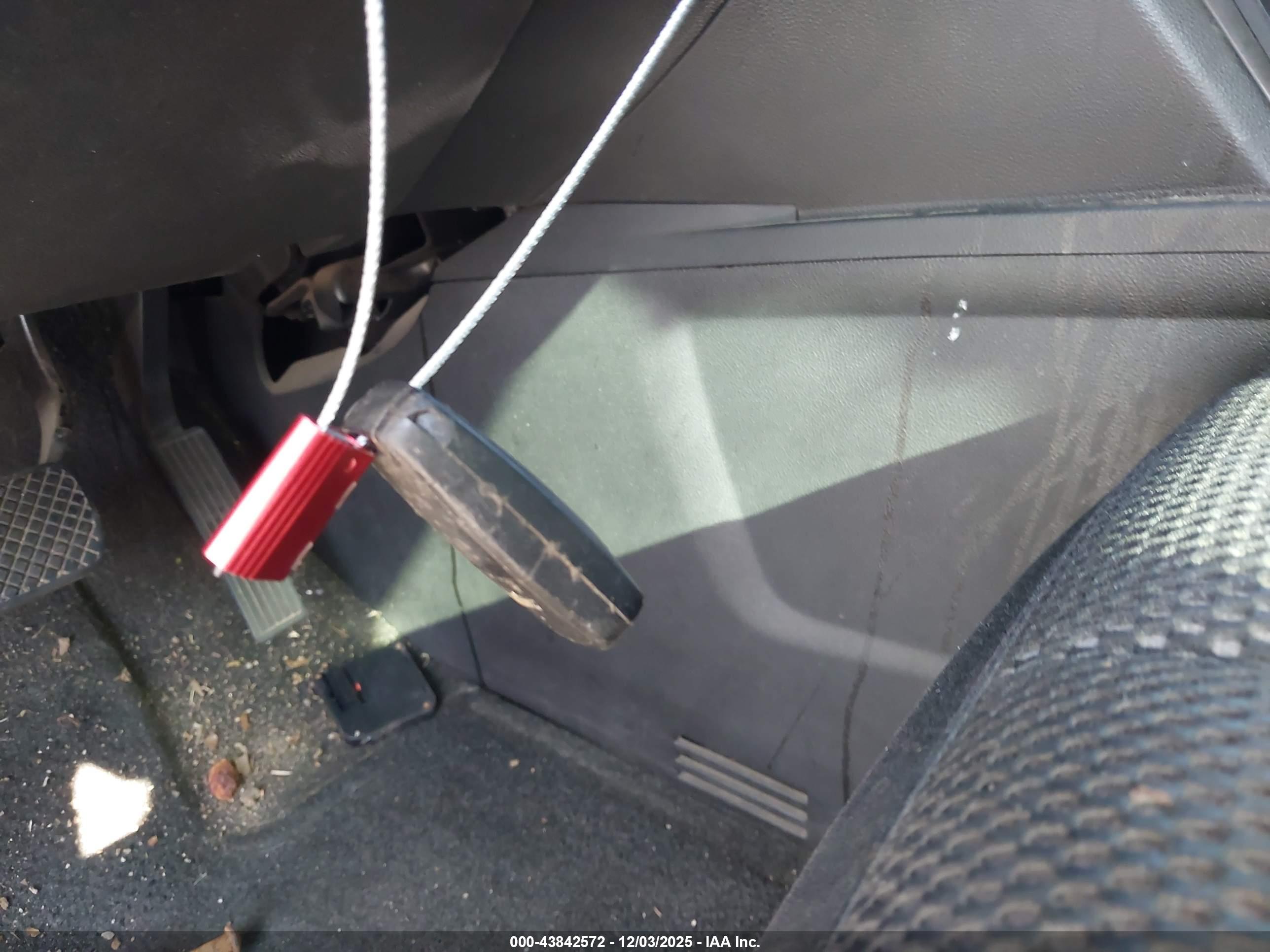 CHEVROLET EQUINOX image 11