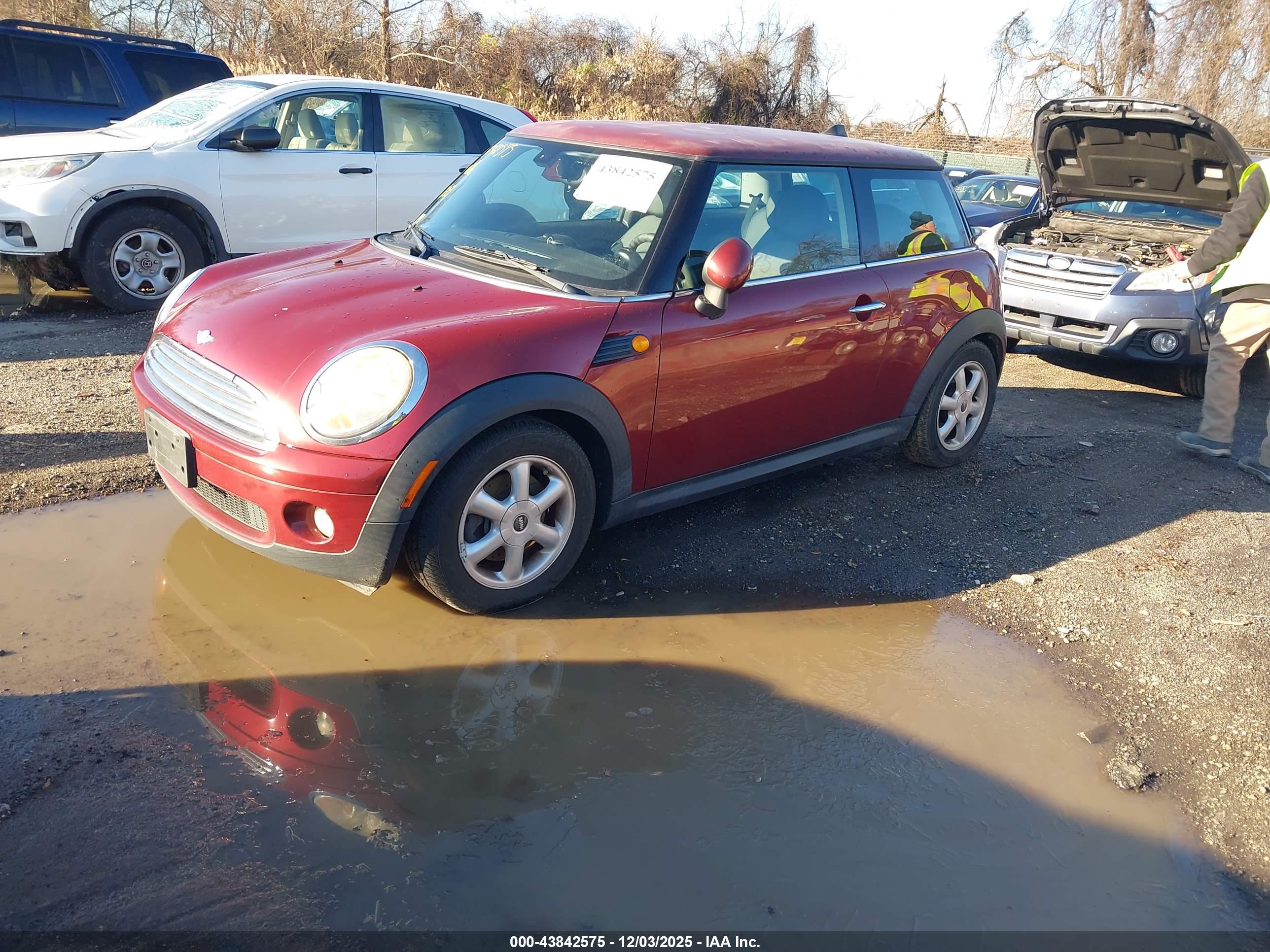 MINI COOPER image 2