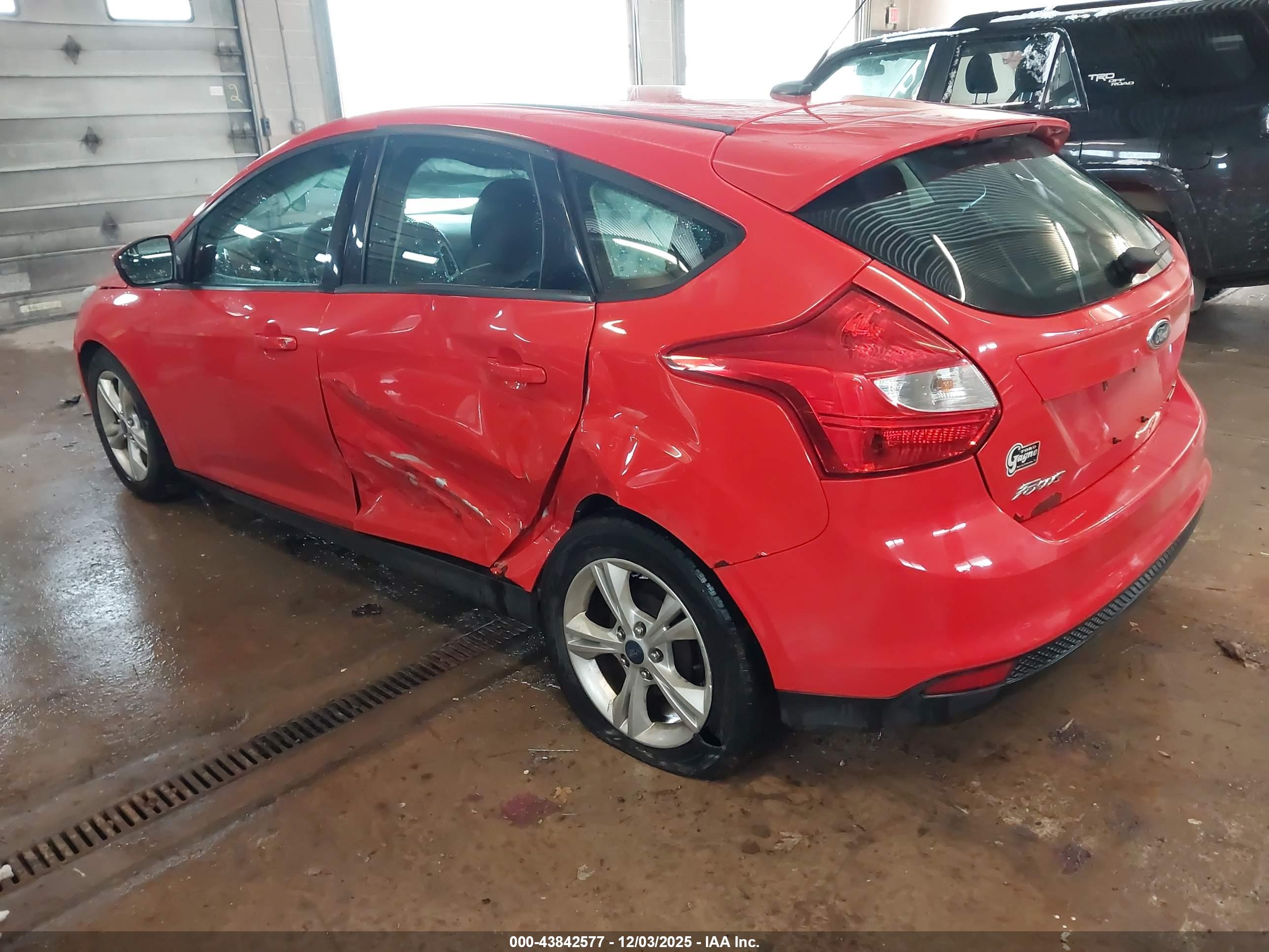 FORD FOCUS image 3