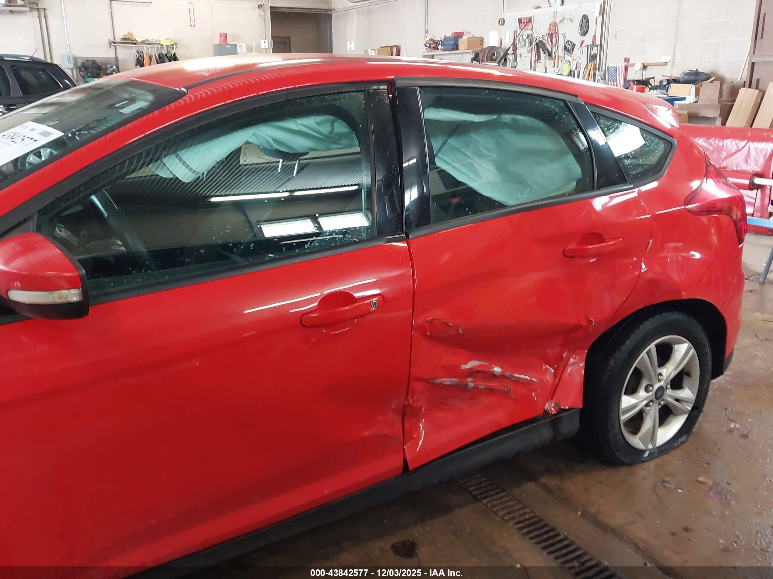 FORD FOCUS image 6