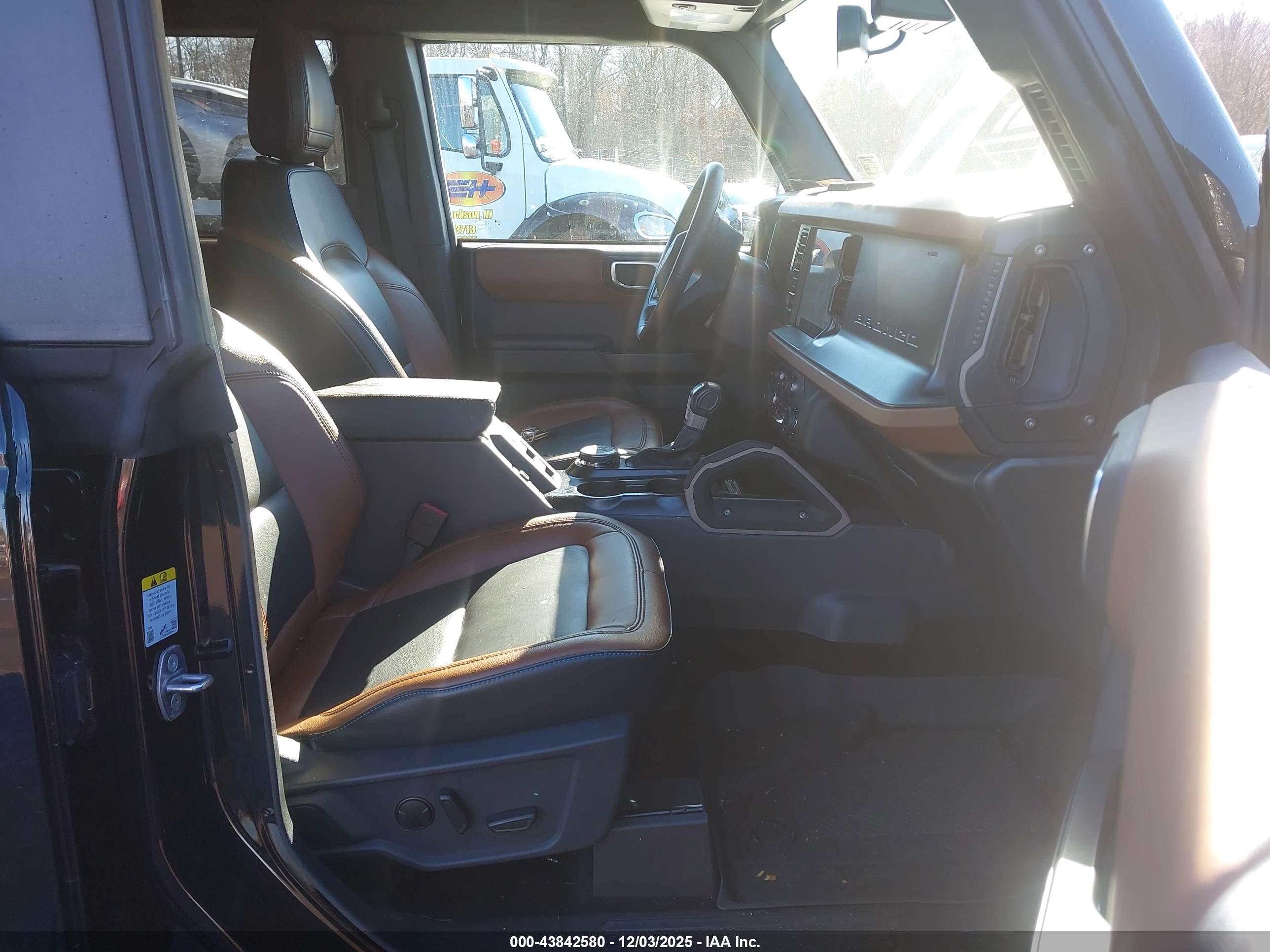 FORD BRONCO image 5