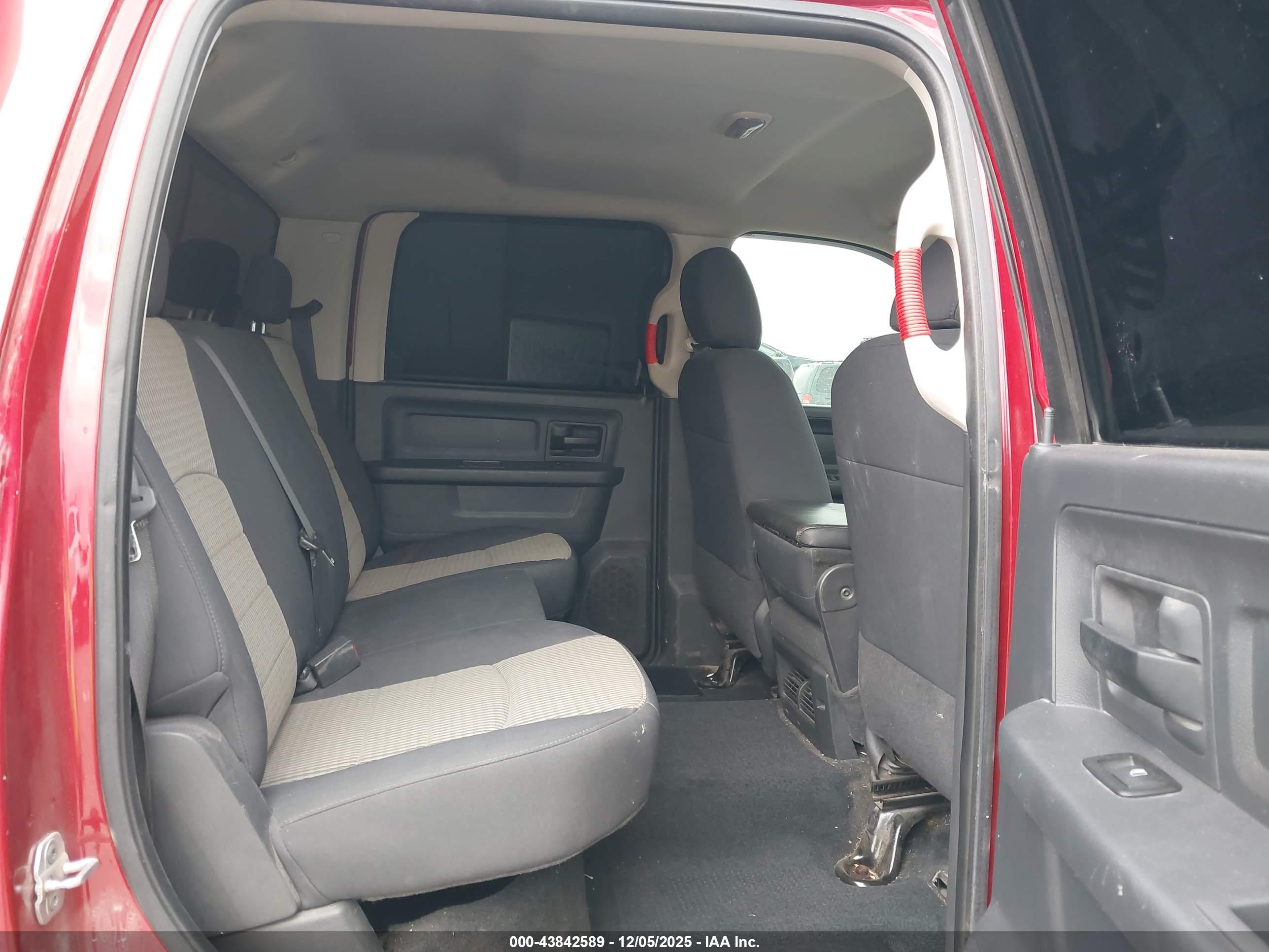 DODGE RAM image 8