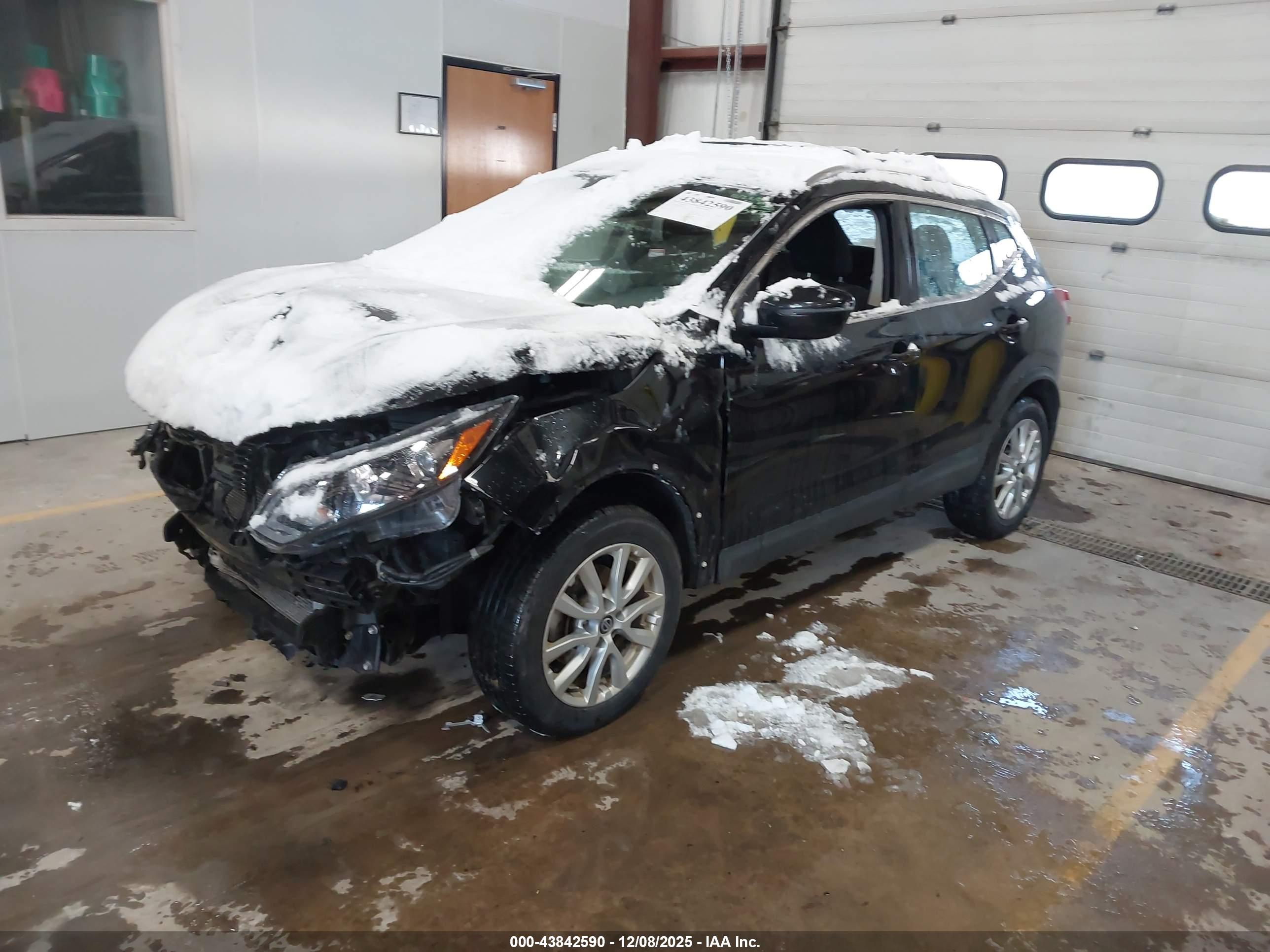 NISSAN ROGUE image 2