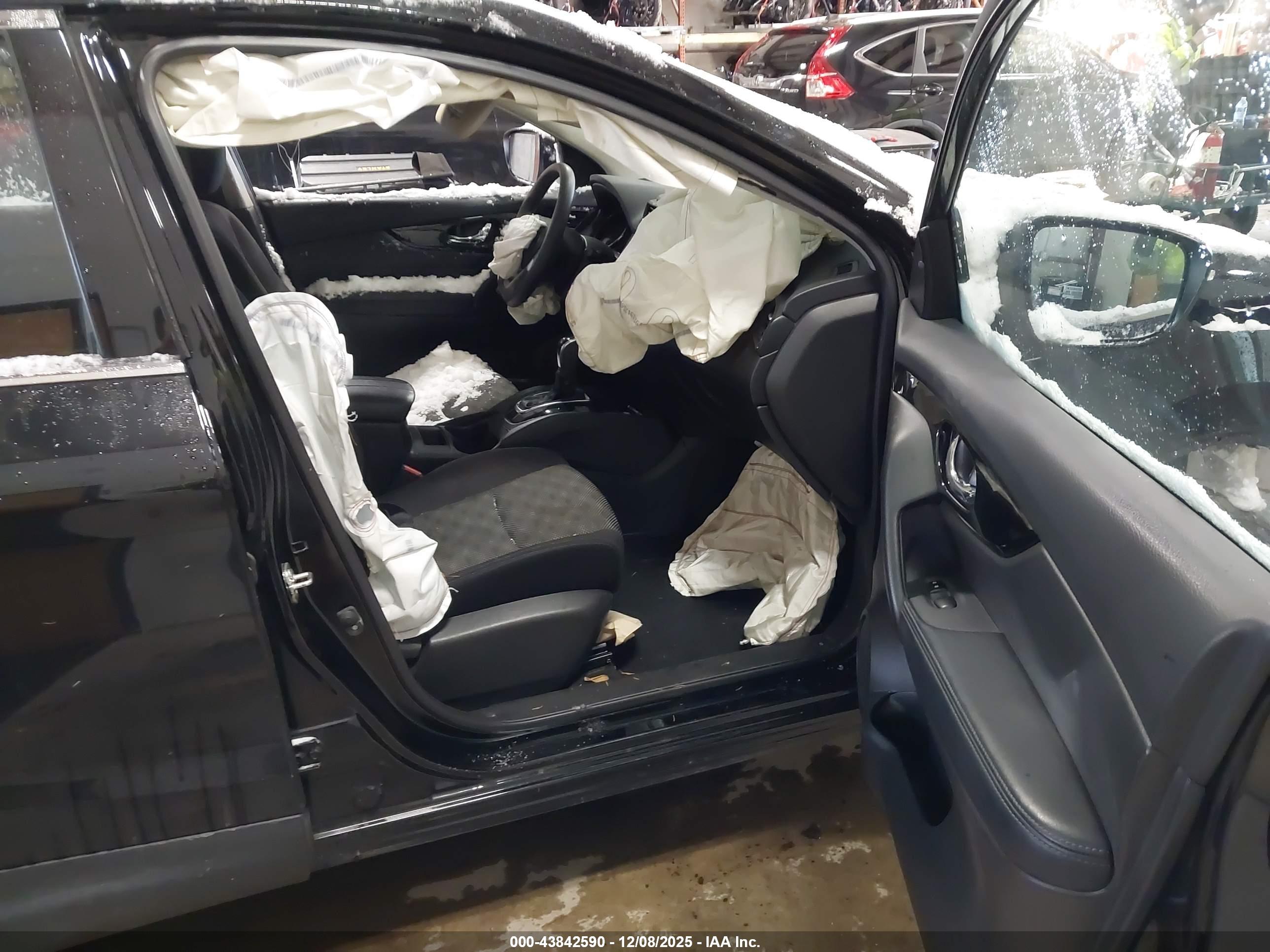 NISSAN ROGUE image 5
